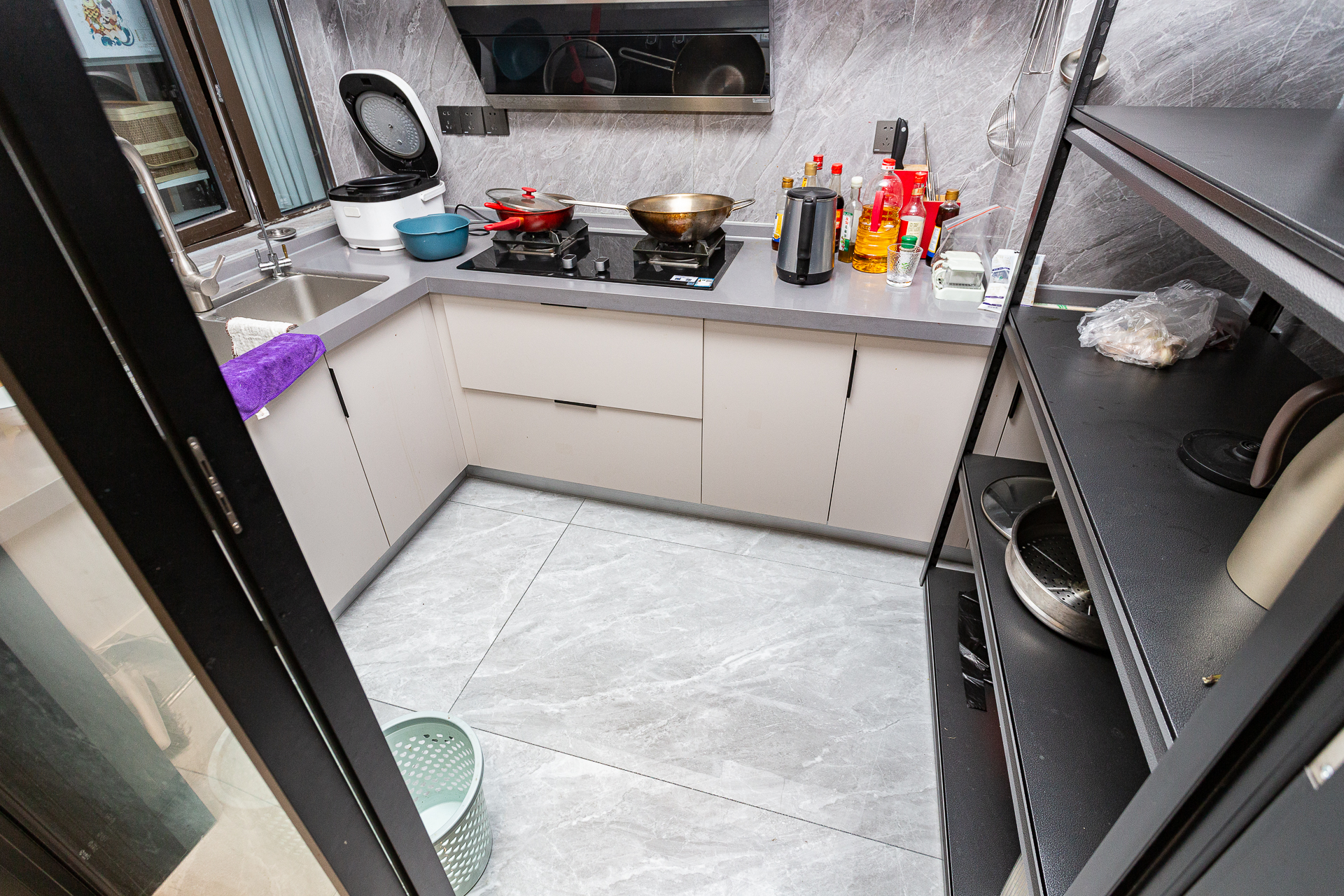 长燃润和天地(长润小区印湘江) 3室2厅2卫 129.4万 长燃润和天地(长润小区印湘江) 3室2厅2卫 129.4万厨房