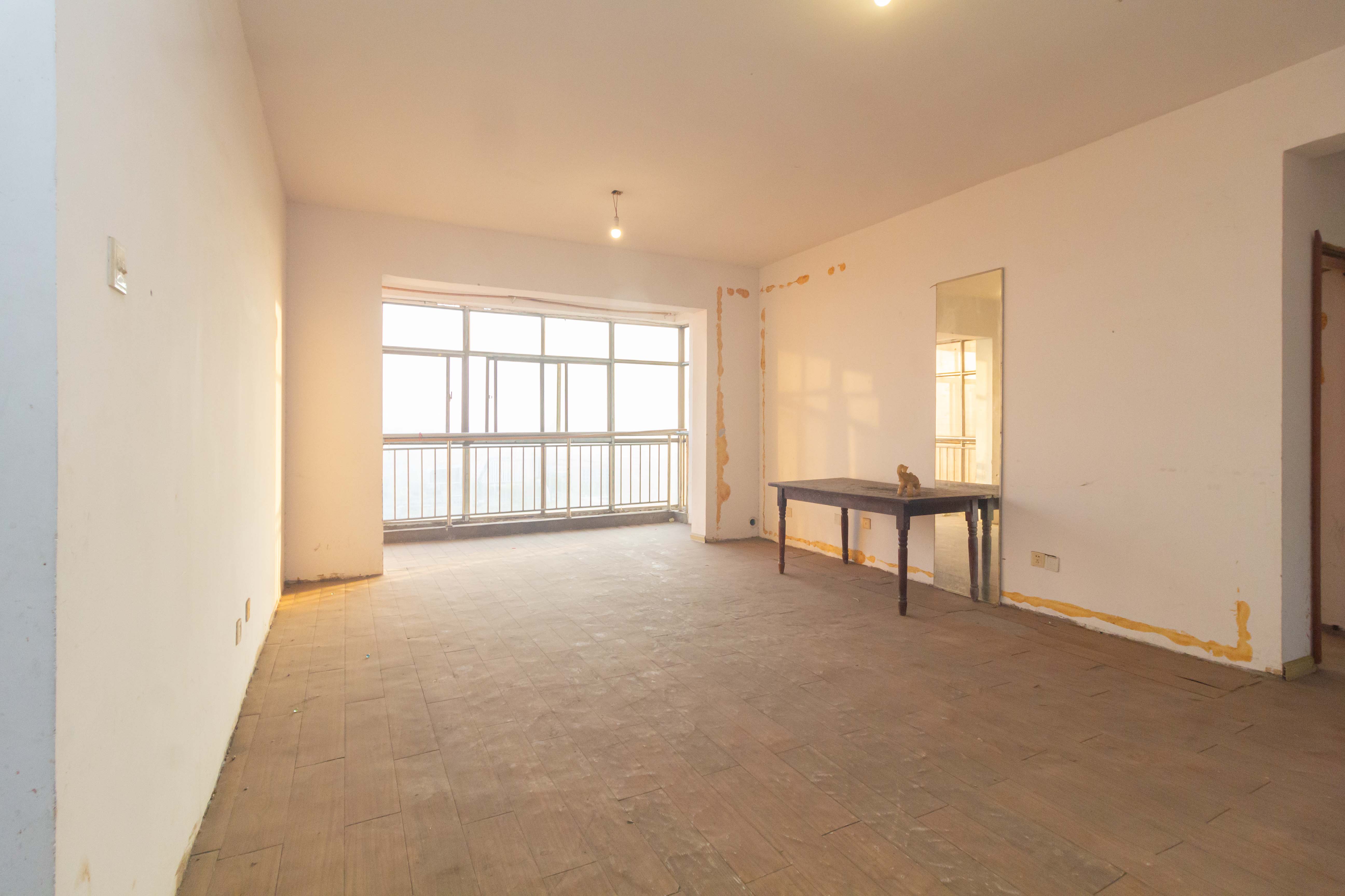 湖南有色地质勘查局宿舍(榔梨镇) 3室2厅2卫 75.8万 湖南有色地质勘查局宿舍(榔梨镇) 3室2厅2卫 75.8万客厅