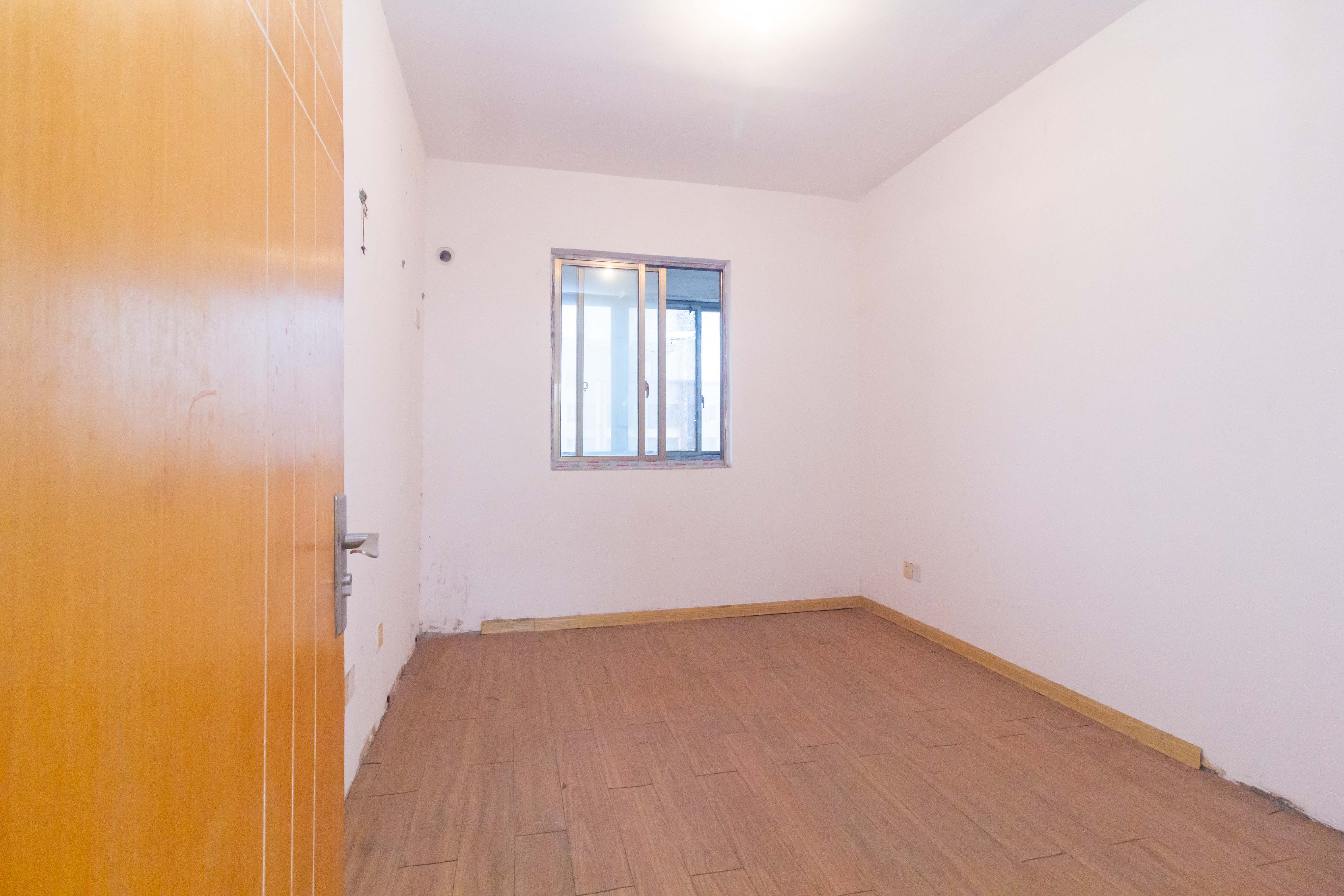 湖南有色地质勘查局宿舍(榔梨镇) 3室2厅2卫 75.8万 湖南有色地质勘查局宿舍(榔梨镇) 3室2厅2卫 75.8万卧室