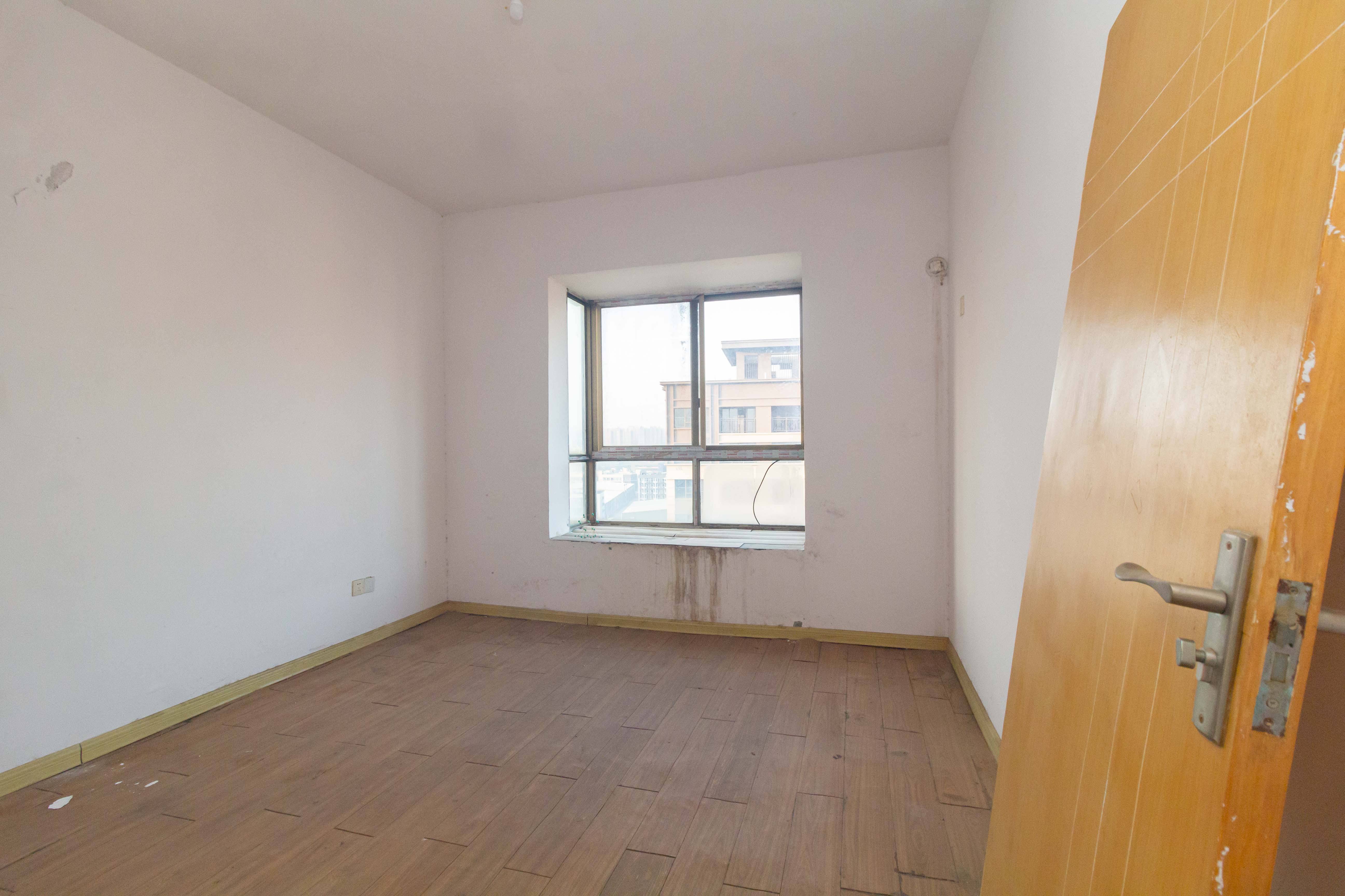 湖南有色地质勘查局宿舍(榔梨镇) 3室2厅2卫 75.8万 湖南有色地质勘查局宿舍(榔梨镇) 3室2厅2卫 75.8万卧室