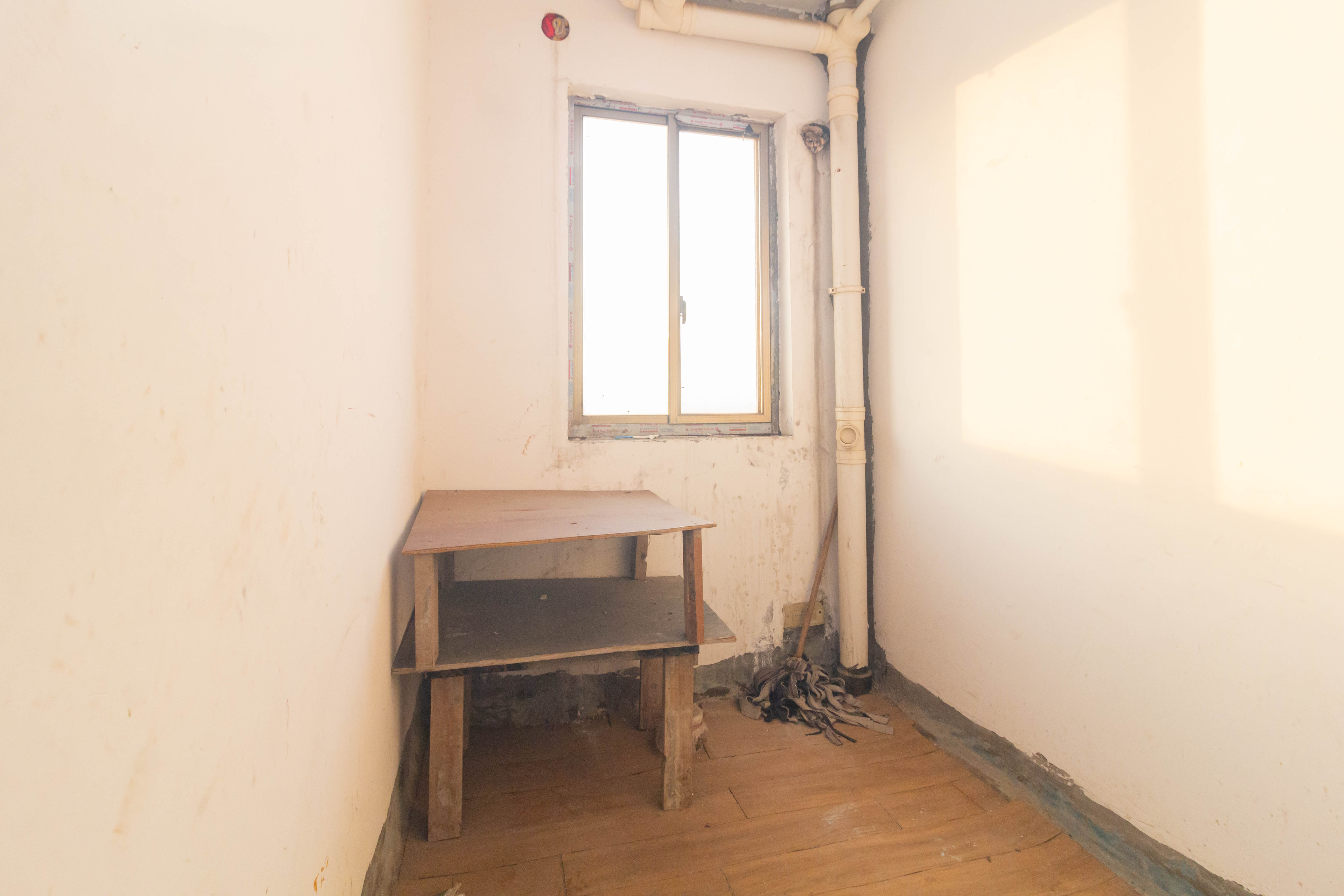 湖南有色地质勘查局宿舍(榔梨镇) 3室2厅2卫 75.8万 湖南有色地质勘查局宿舍(榔梨镇) 3室2厅2卫 75.8万卧室