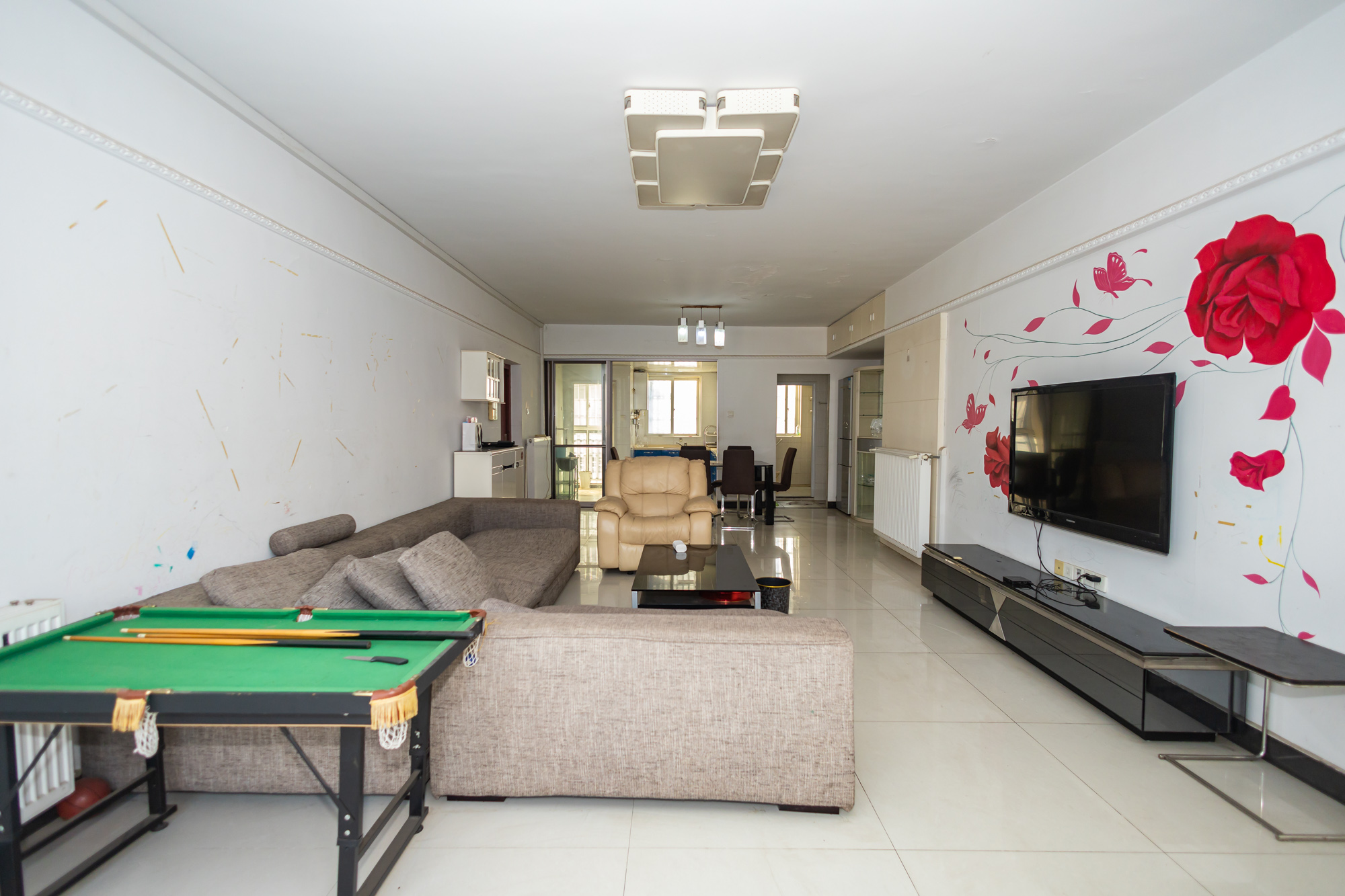 紫晶城 4室2厅2卫 92.7万 紫晶城 4室2厅2卫 92.7万客厅