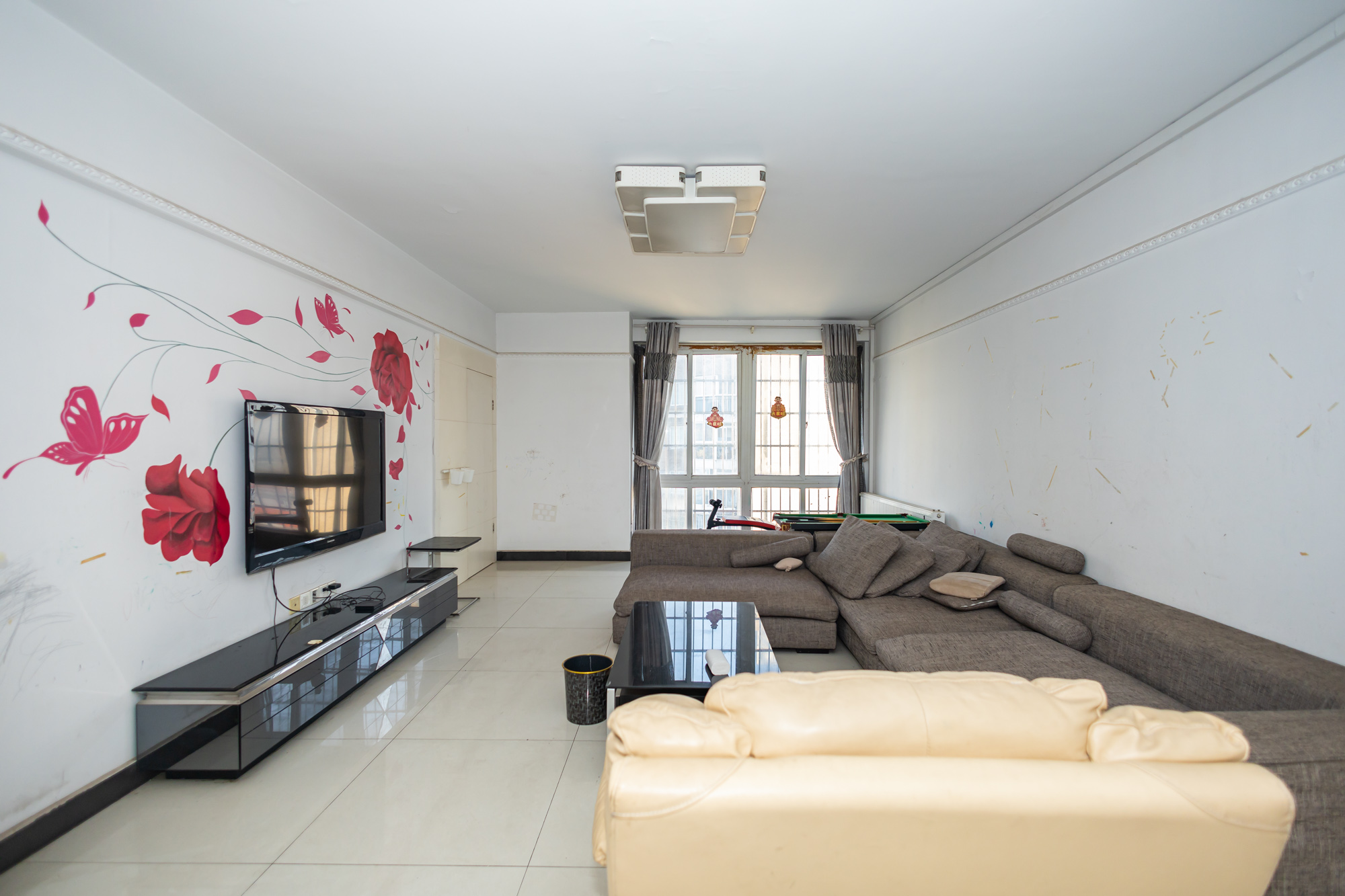 紫晶城 4室2厅2卫 92.7万 紫晶城 4室2厅2卫 92.7万客厅