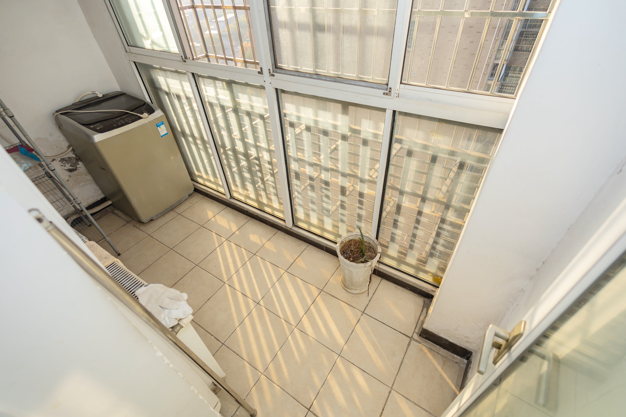 紫晶城 4室2厅2卫 92.7万 紫晶城 4室2厅2卫 92.7万阳台