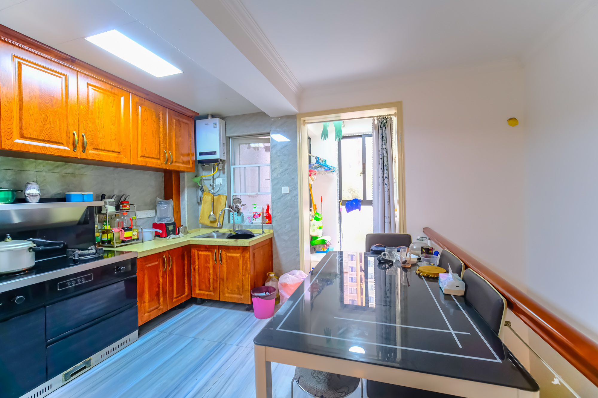 荣盛花语城  5室6厅5卫    108.0万 荣盛花语城  5室6厅5卫    108.0万客厅