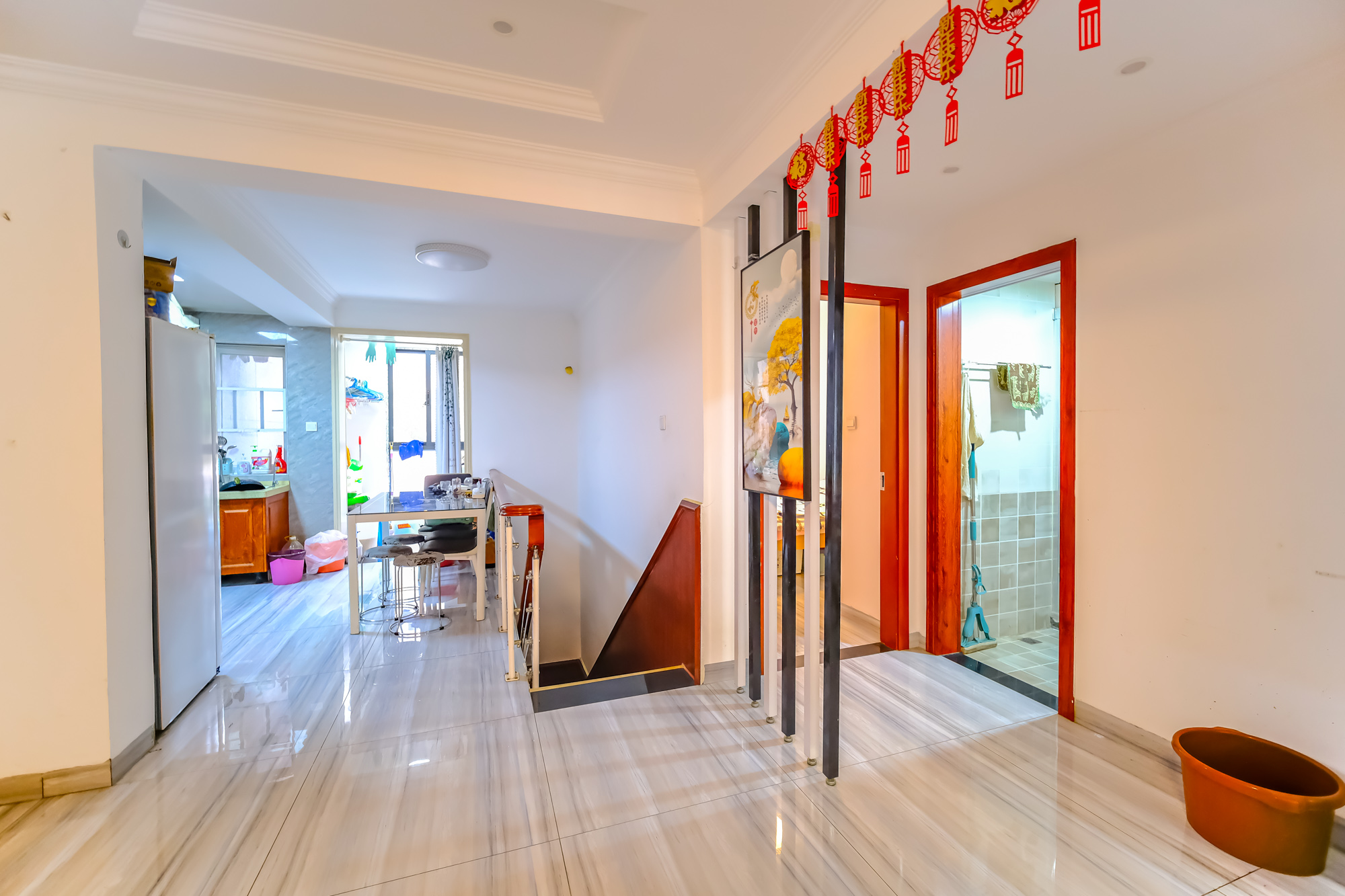 荣盛花语城  5室6厅5卫    108.0万 荣盛花语城  5室6厅5卫    108.0万客厅