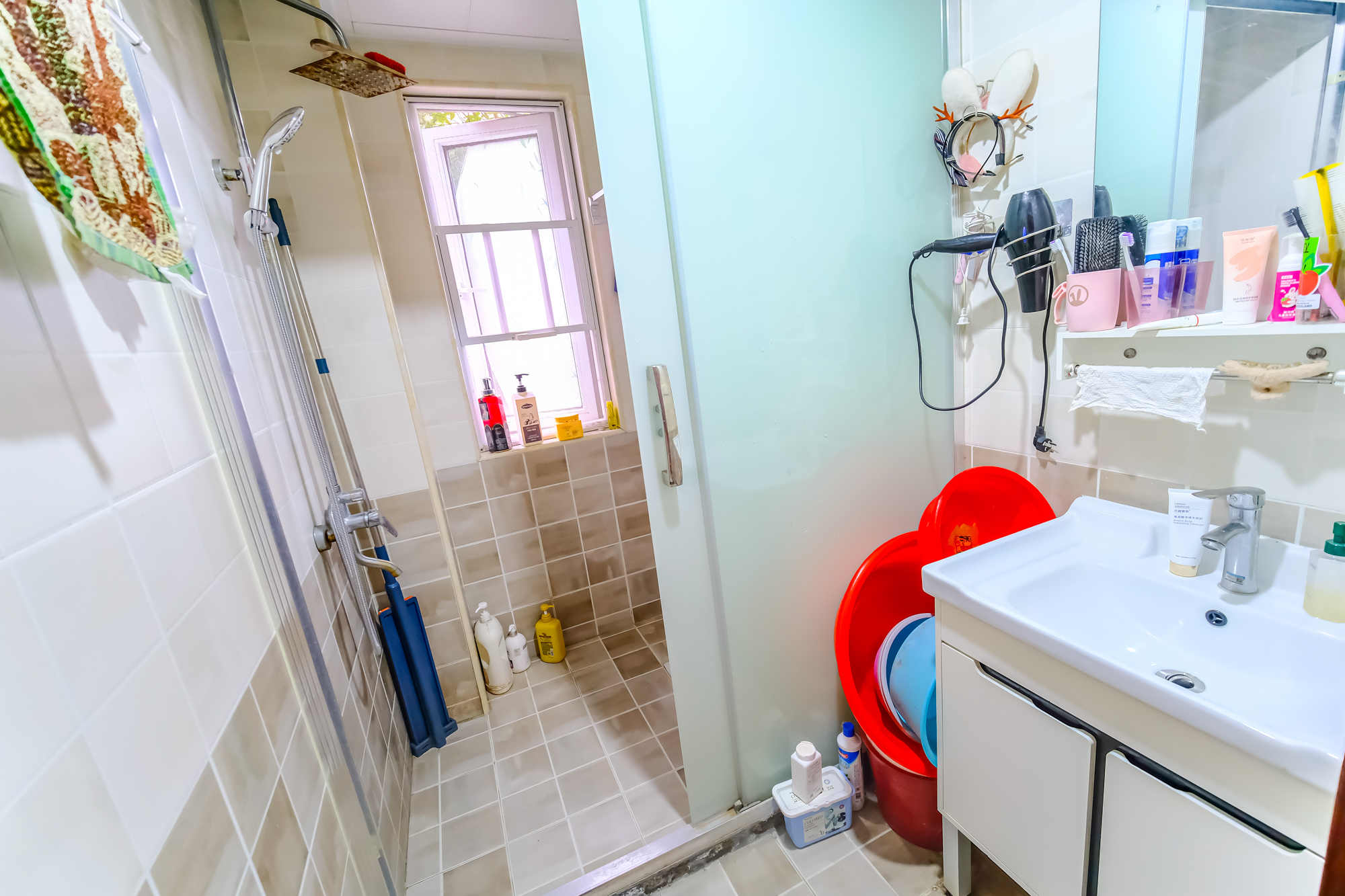 荣盛花语城  5室6厅5卫    108.0万 荣盛花语城  5室6厅5卫    108.0万卫生间