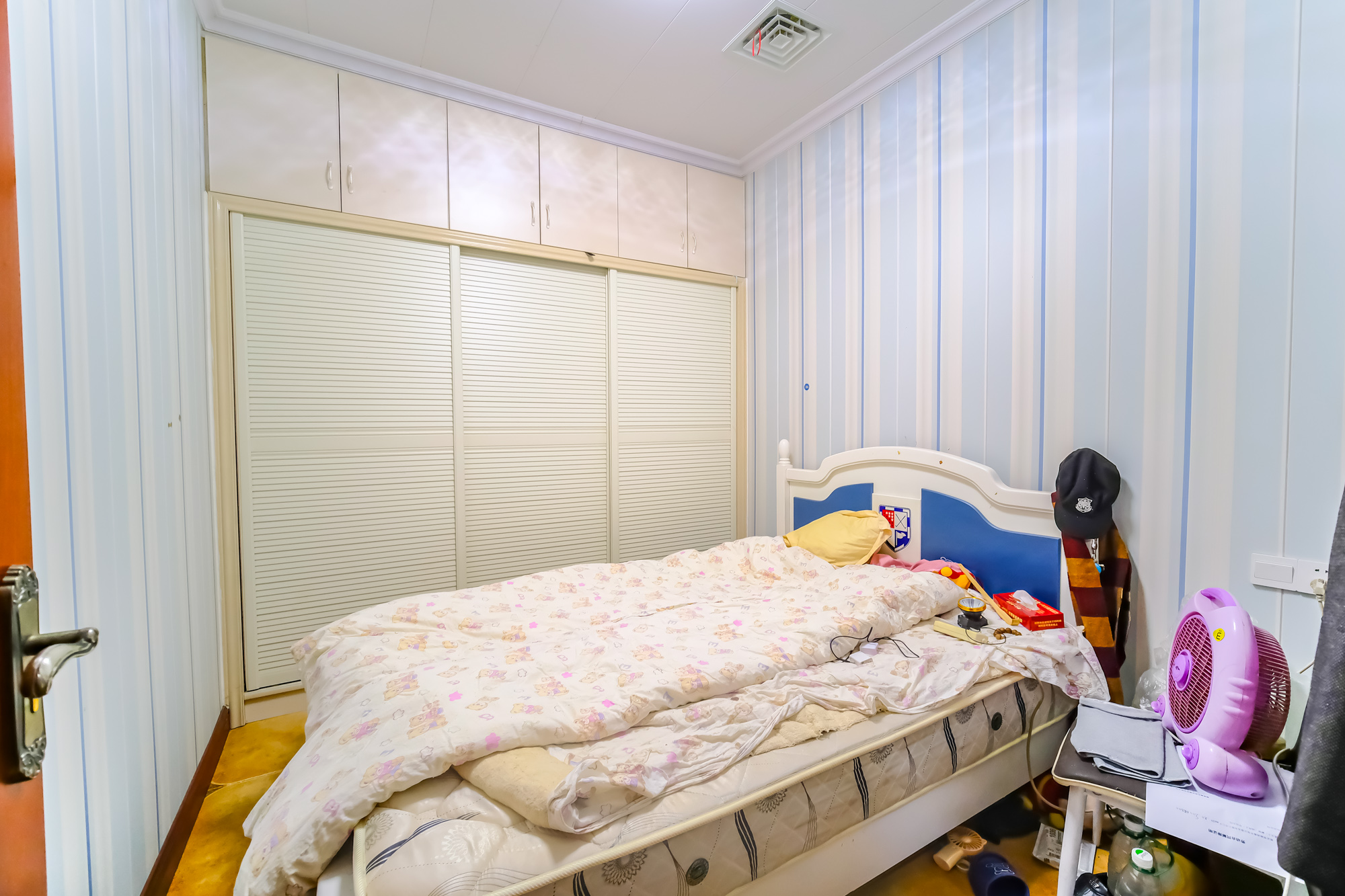 荣盛花语城  5室6厅5卫    108.0万 荣盛花语城  5室6厅5卫    108.0万卧室