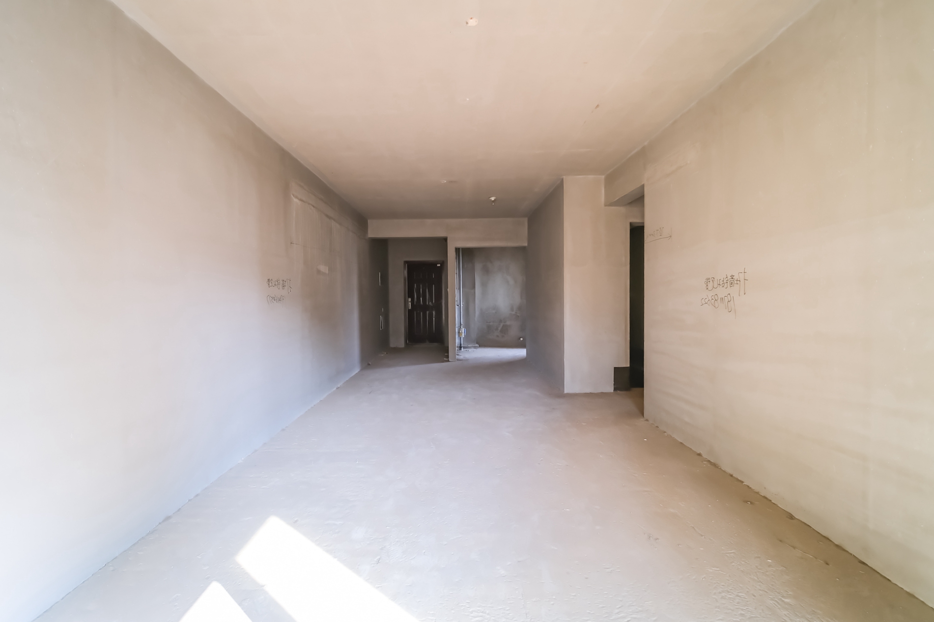 保利香槟国际  3室2厅2卫    80.0万 保利香槟国际  3室2厅2卫    80.0万客厅