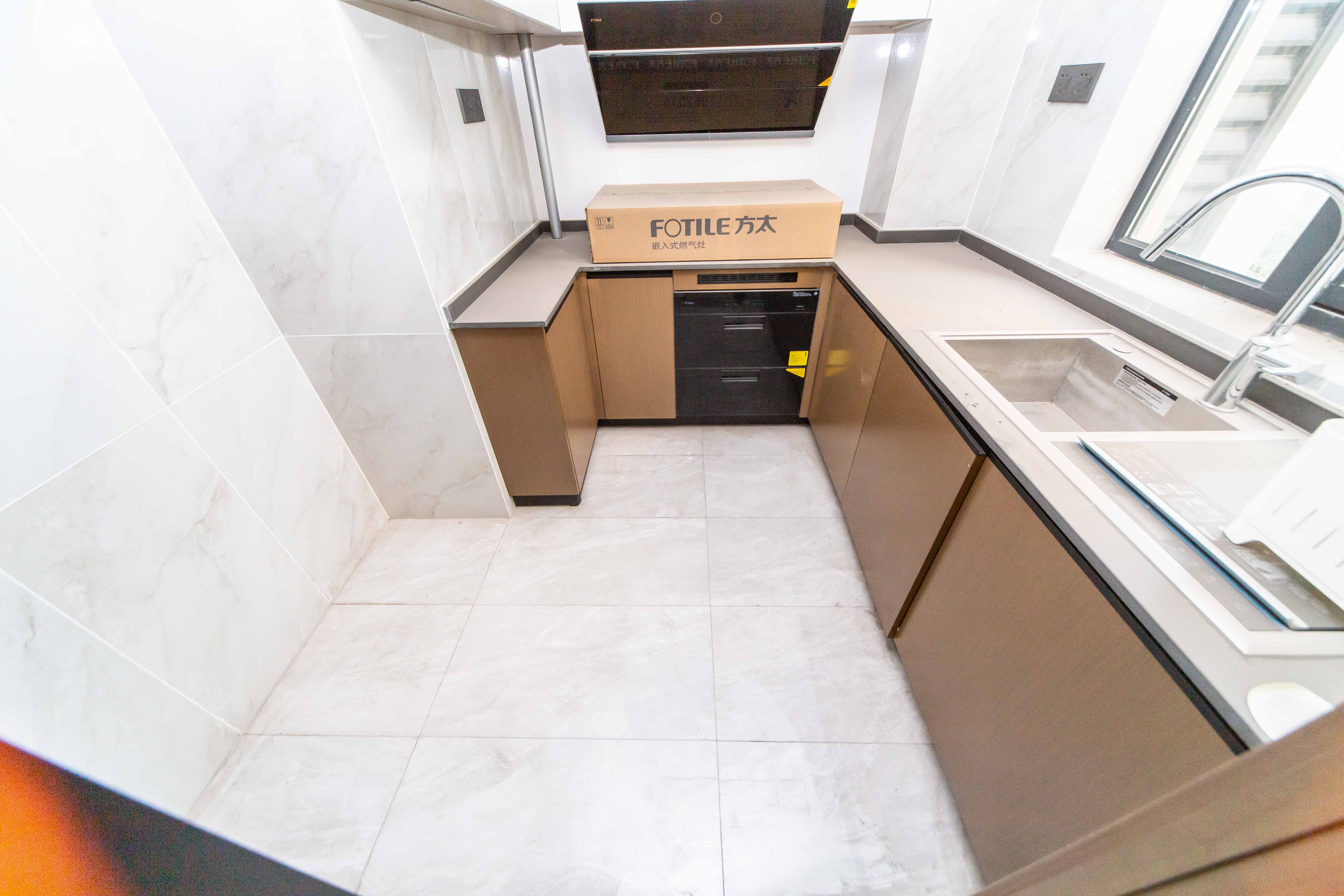 万科魅力之城天阔里  4室2厅2卫    238.0万厨房