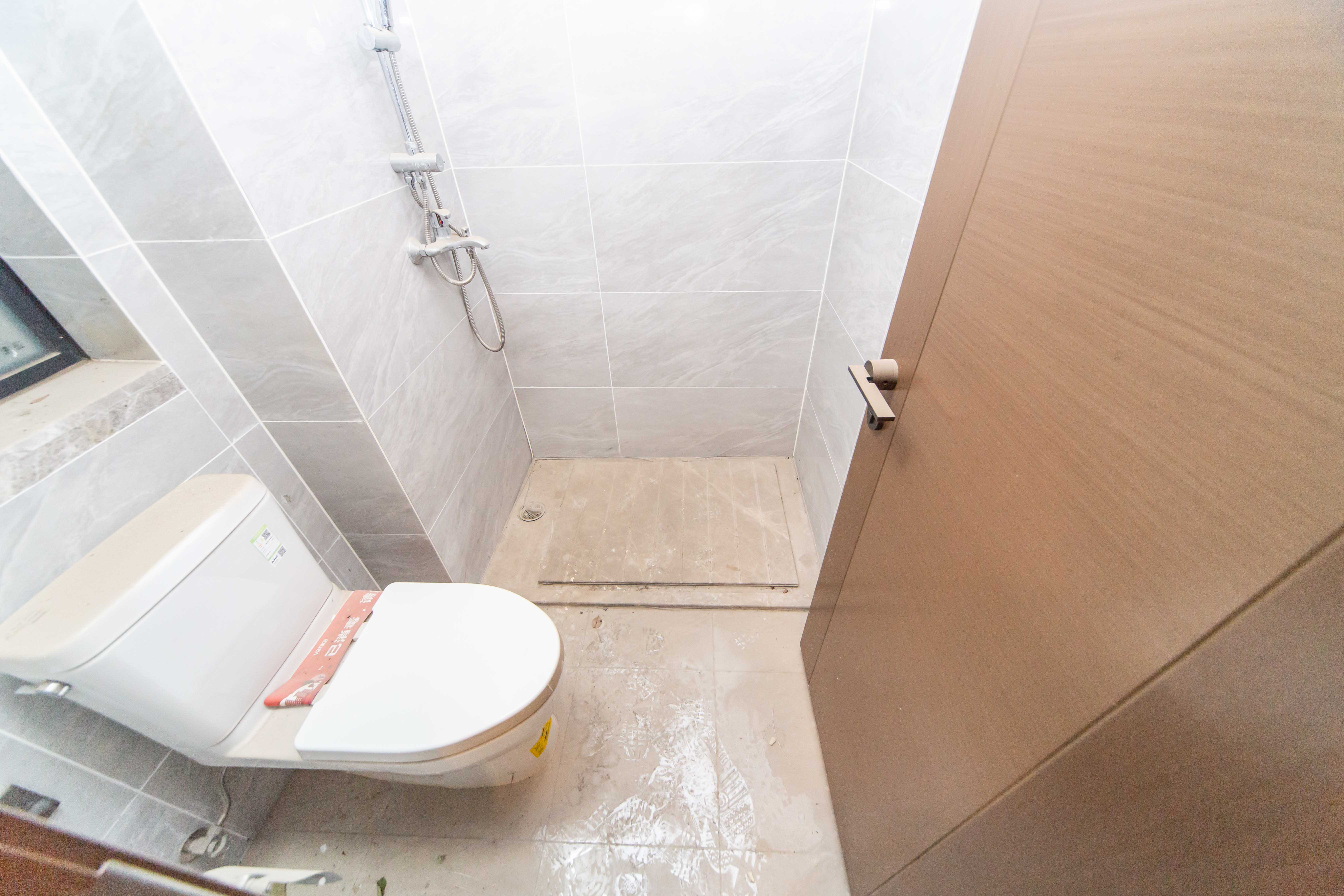 万科魅力之城天阔里  4室2厅2卫    238.0万卫生间