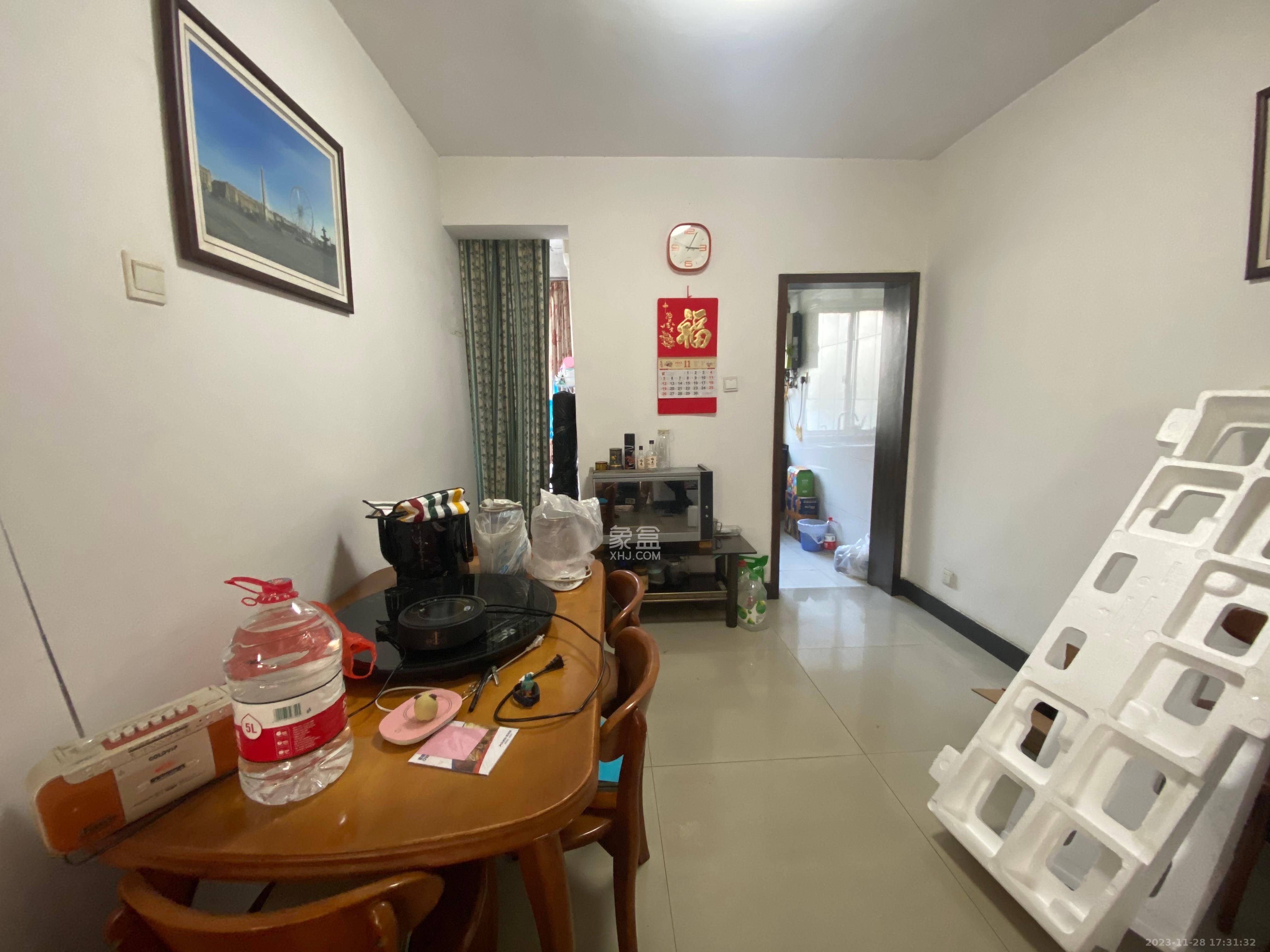 华新花苑  3室2厅1卫   1800.00元/月室内图1
