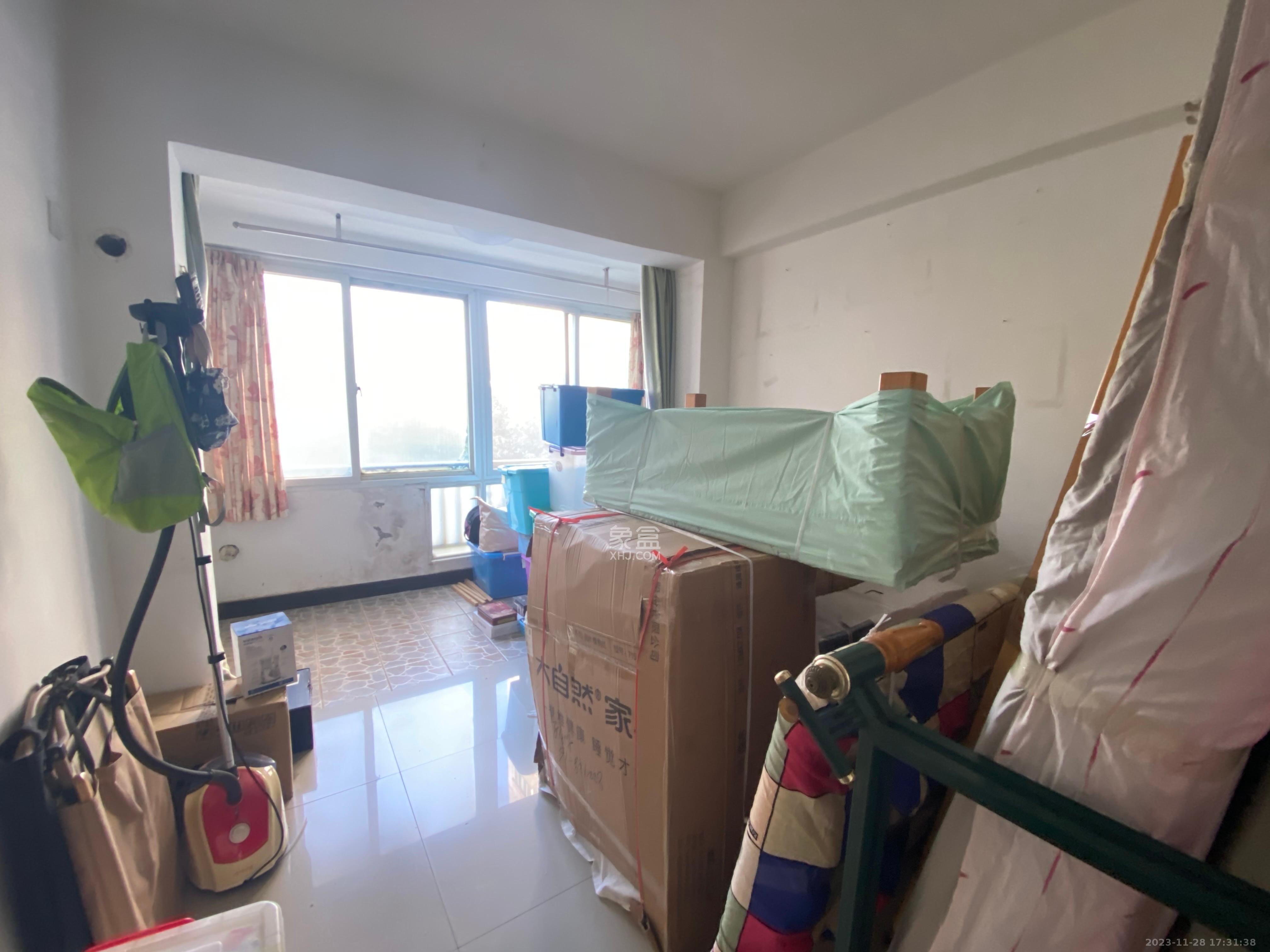 华新花苑  3室2厅1卫   1800.00元/月室内图