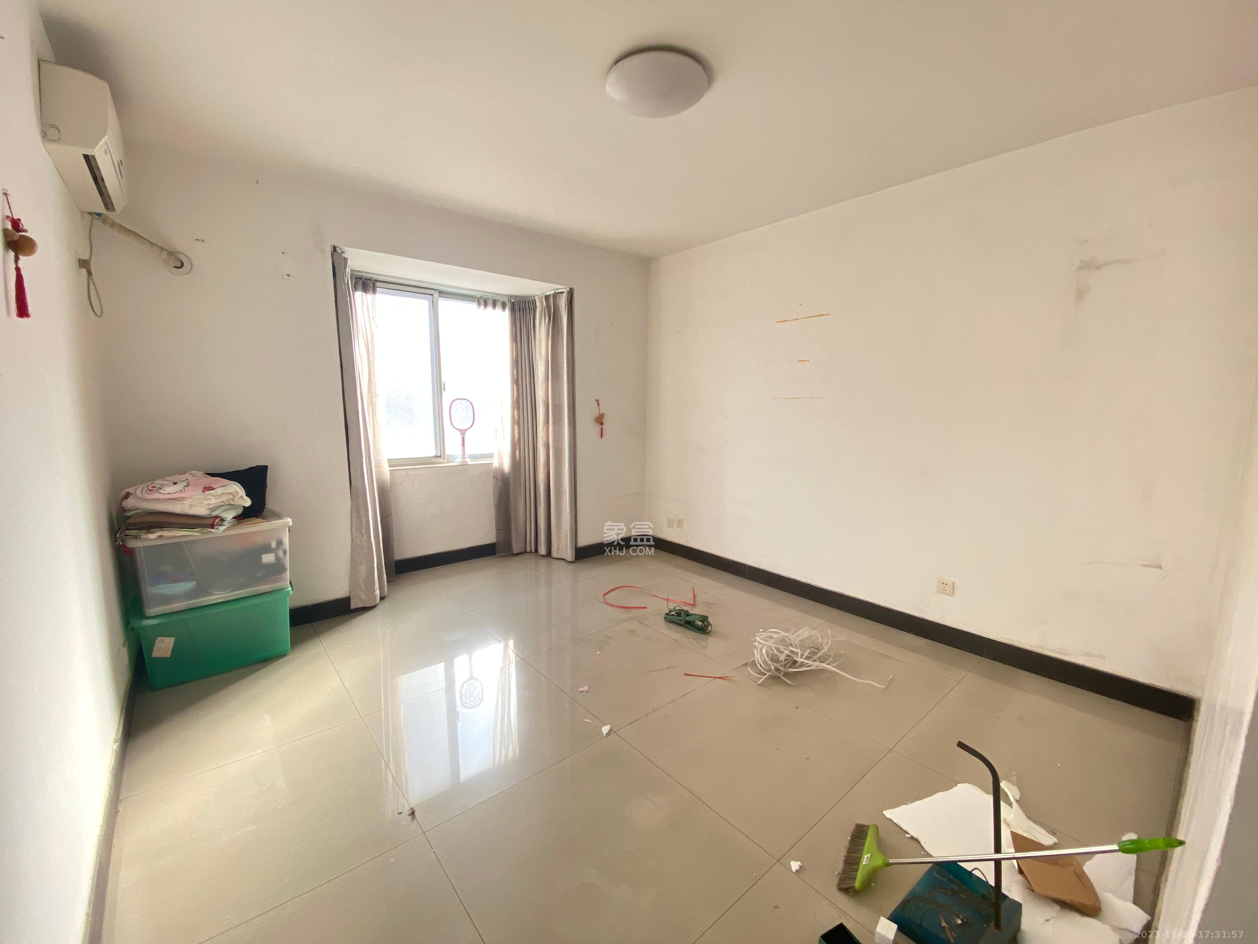 华新花苑  3室2厅1卫   1800.00元/月室内图
