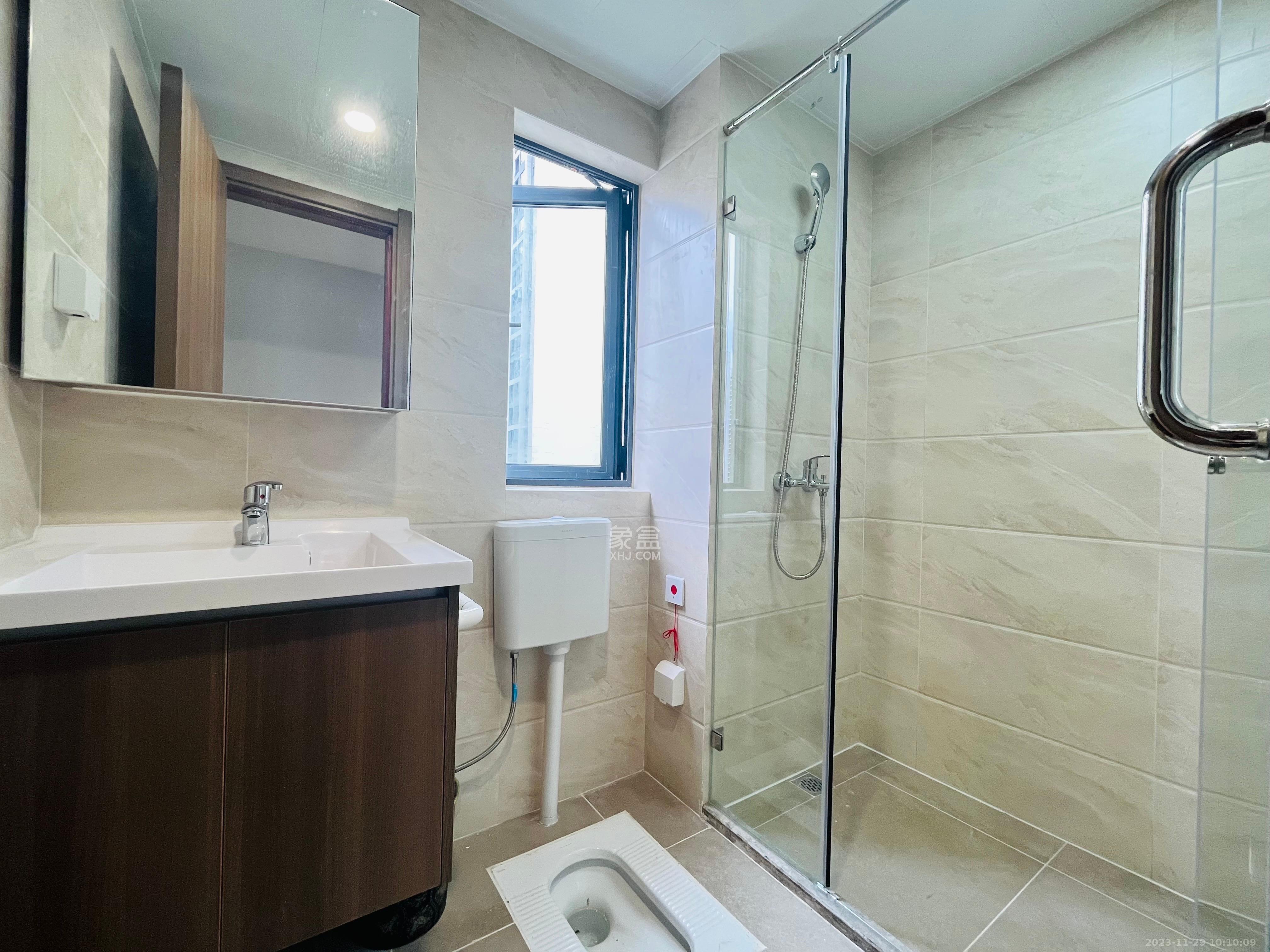 保利恒伟时光印象  4室2厅2卫    3300.0元/月室内图