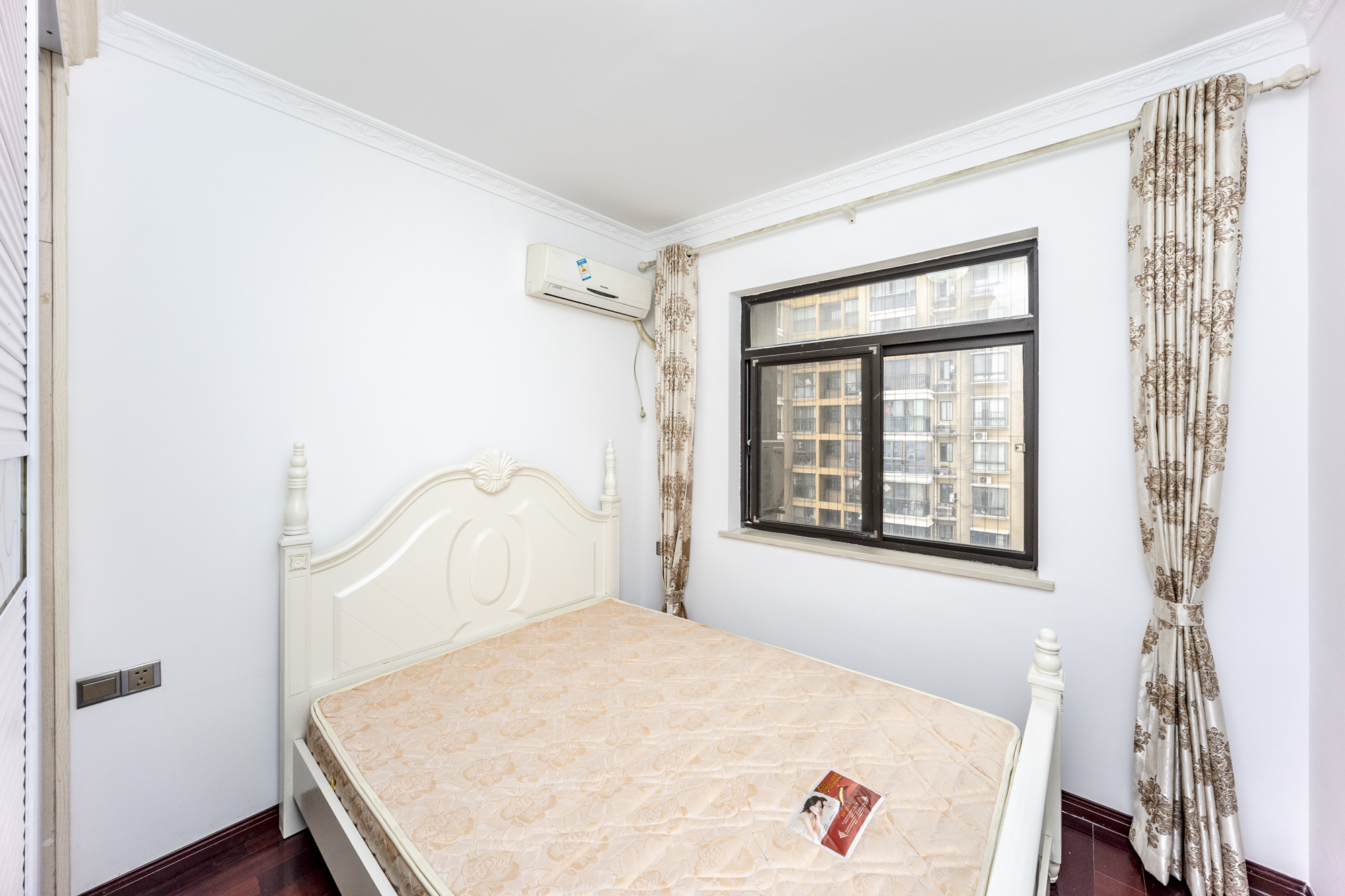 钱隆樽品(一、二、三期)  4室2厅2卫    128.8万 钱隆樽品(一、二、三期)  4室2厅2卫    128.8万卧室