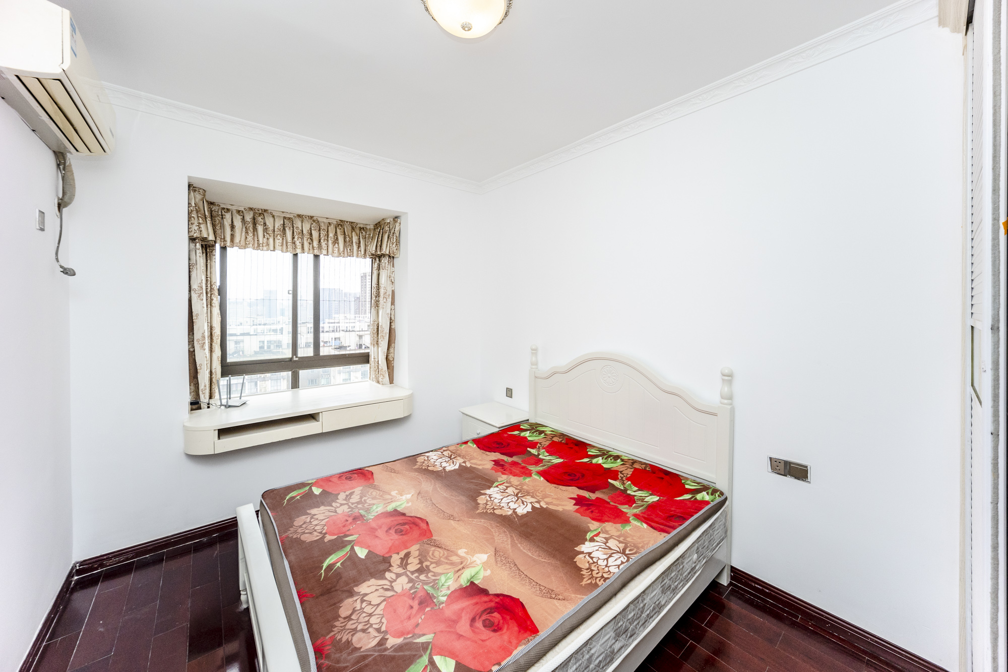 钱隆樽品(一、二、三期)  4室2厅2卫    128.8万 钱隆樽品(一、二、三期)  4室2厅2卫    128.8万卧室