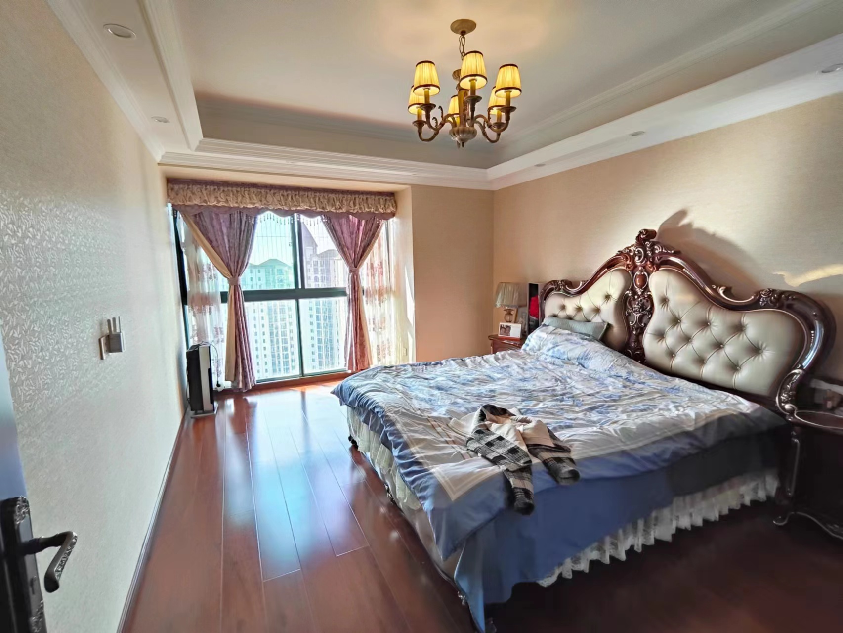 经世皇城 5室2厅2卫 134.0万 经世皇城 5室2厅2卫 134.0万室内图