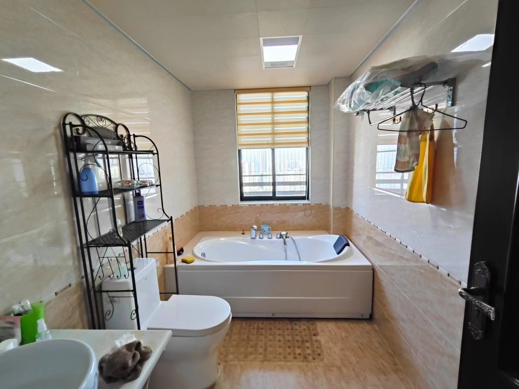 经世皇城 5室2厅2卫 134.0万 经世皇城 5室2厅2卫 134.0万室内图