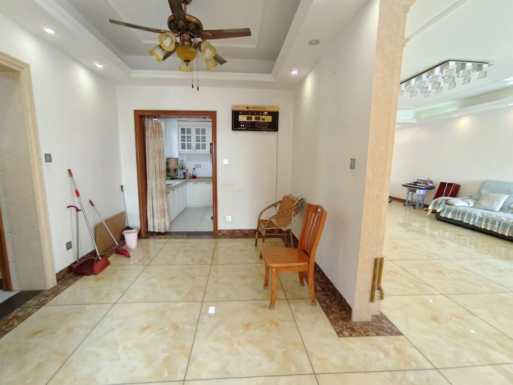 流金岁月-华晨国际  4室2厅2卫   108.00万 流金岁月-华晨国际  4室2厅2卫   108.00万室内图