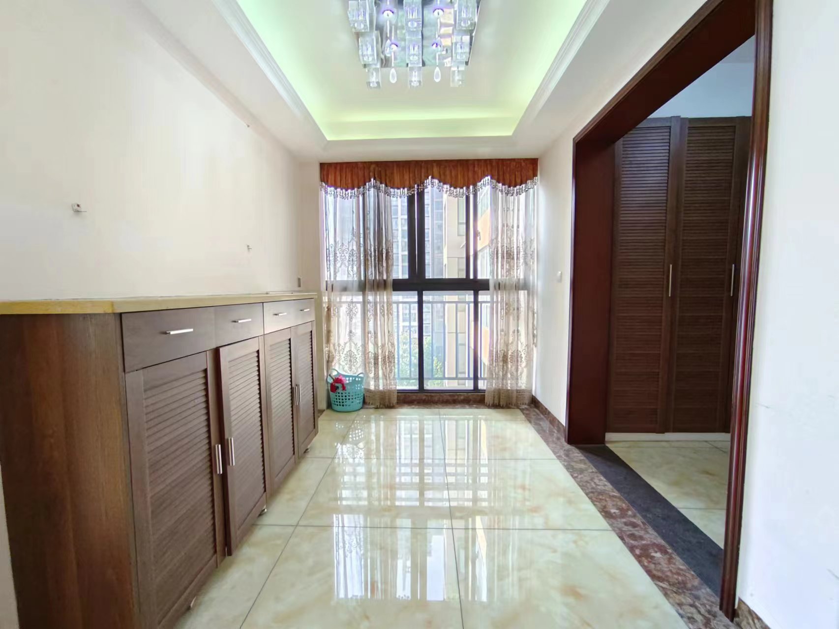 流金岁月-华晨国际  4室2厅2卫   108.00万 流金岁月-华晨国际  4室2厅2卫   108.00万室内图