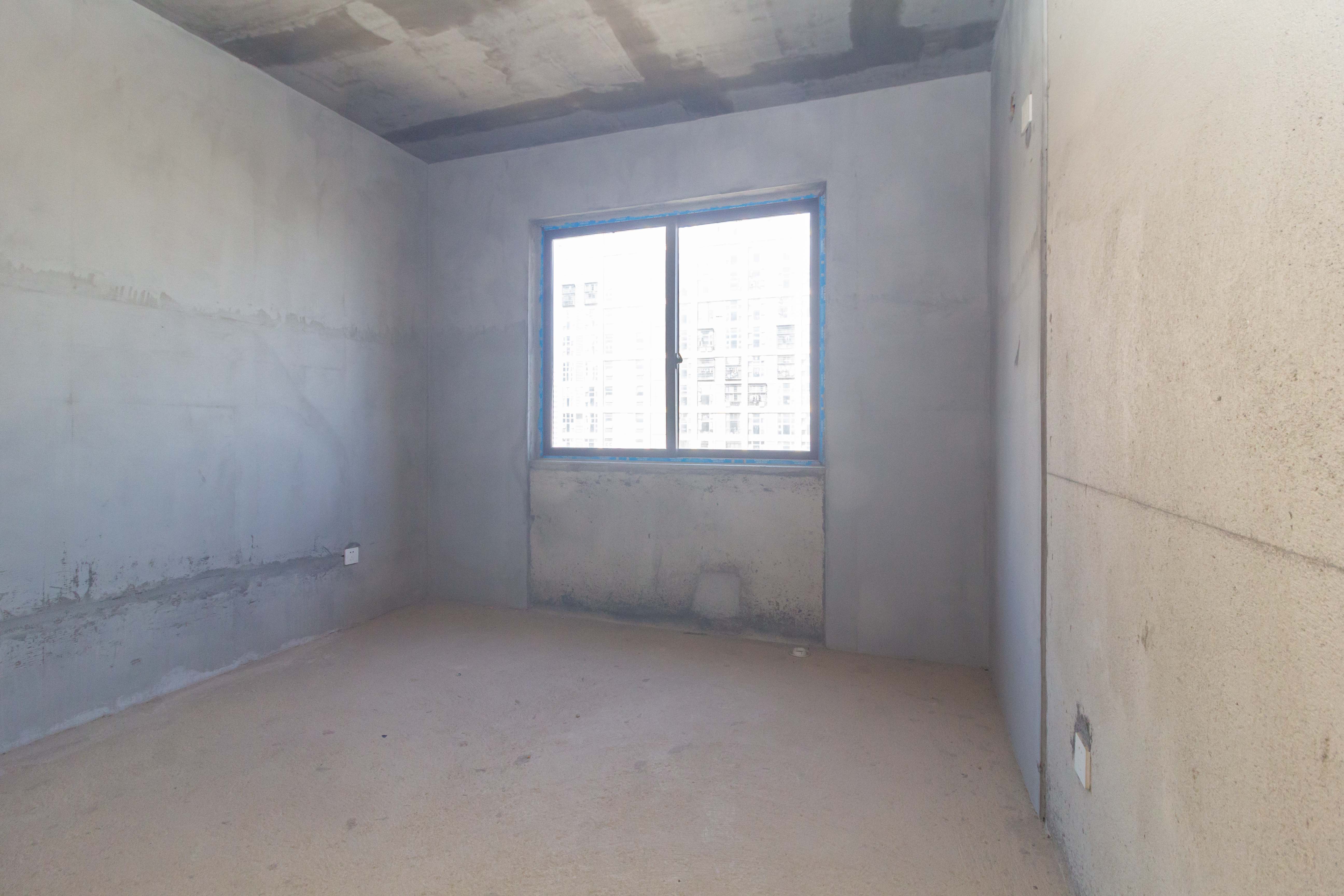 东方美地  4室2厅2卫    89.8万卧室