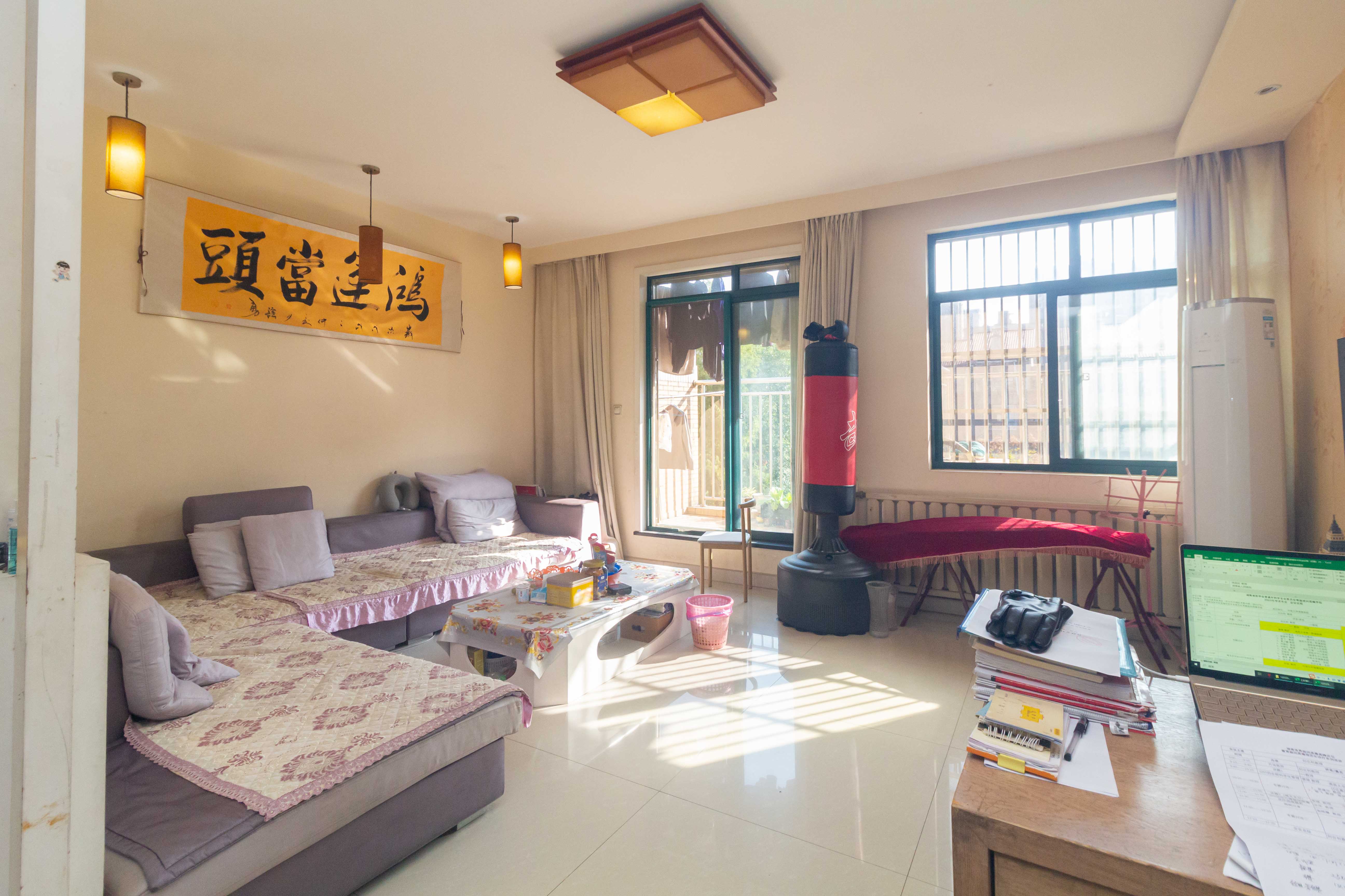 东业早安星城 3室2厅2卫 72.8万 东业早安星城 3室2厅2卫 72.8万客厅