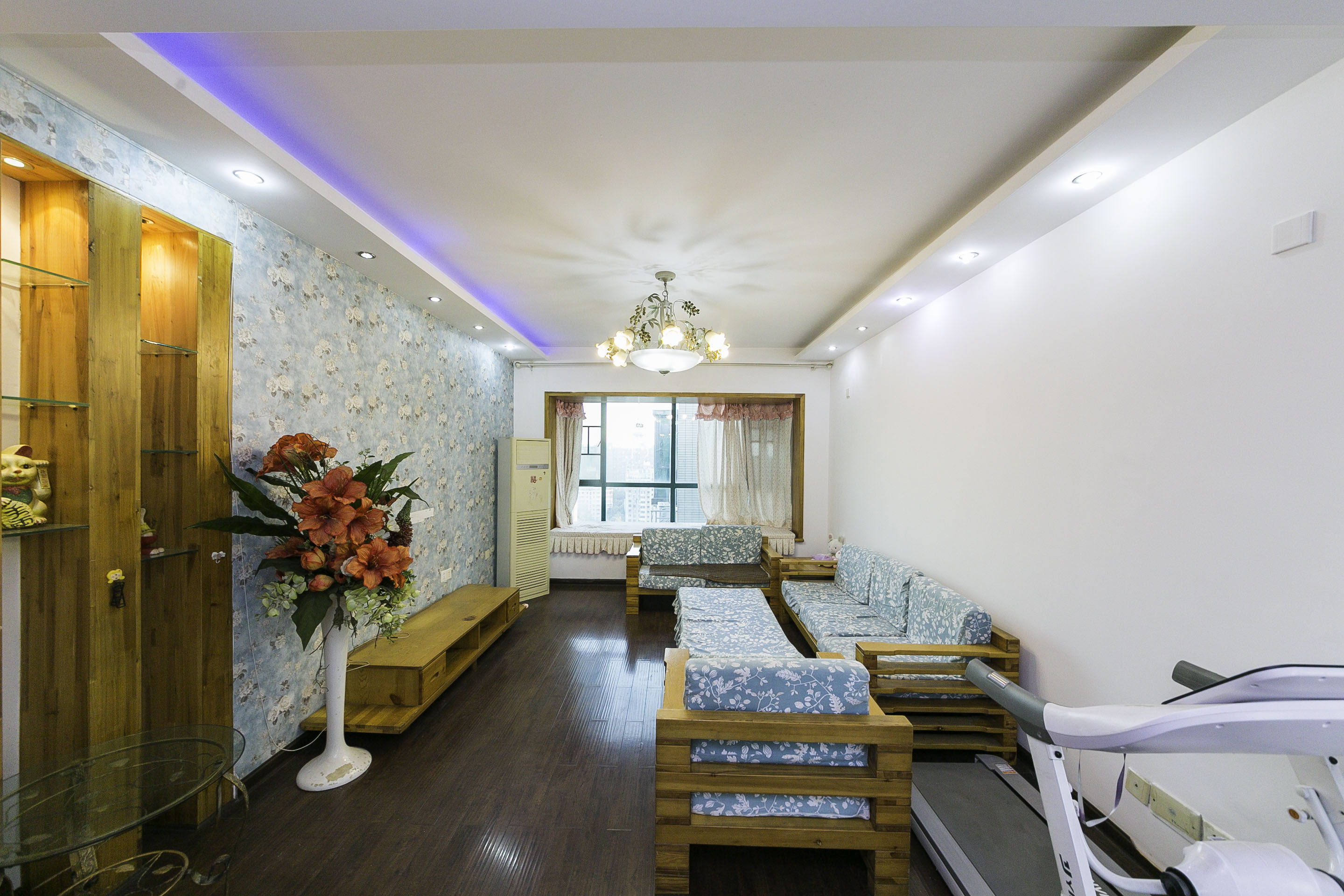 湘府东苑 3室2厅2卫 95.8万 湘府东苑 3室2厅2卫 95.8万客厅