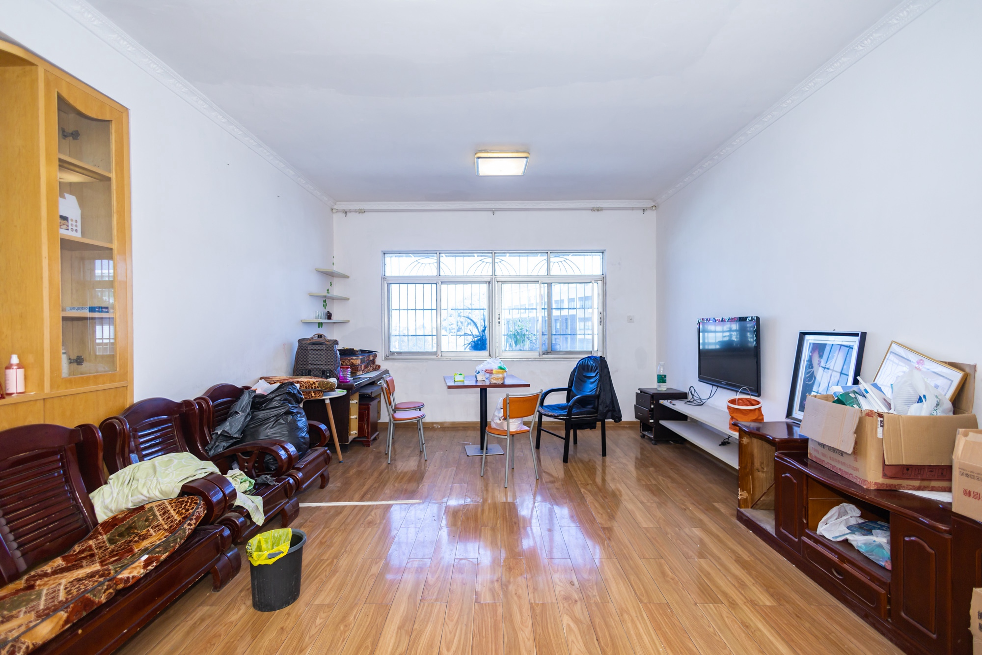 星邻西苑(长沙县星沙广播电视局宿舍) 2室2厅1卫 40.8万 星邻西苑(长沙县星沙广播电视局宿舍) 2室2厅1卫 40.8万客厅