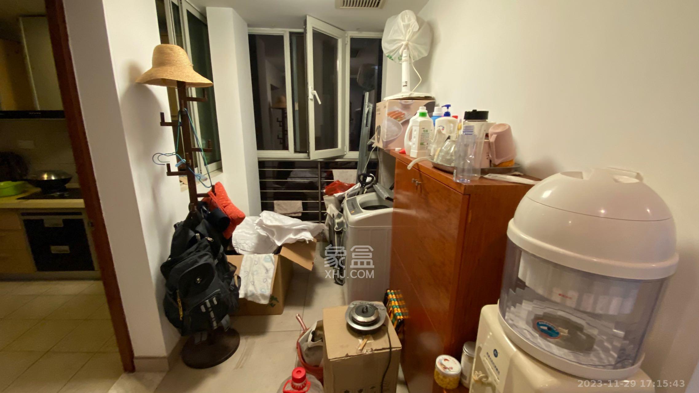 金色屋顶  3室2厅2卫   4500.00元/月室内图