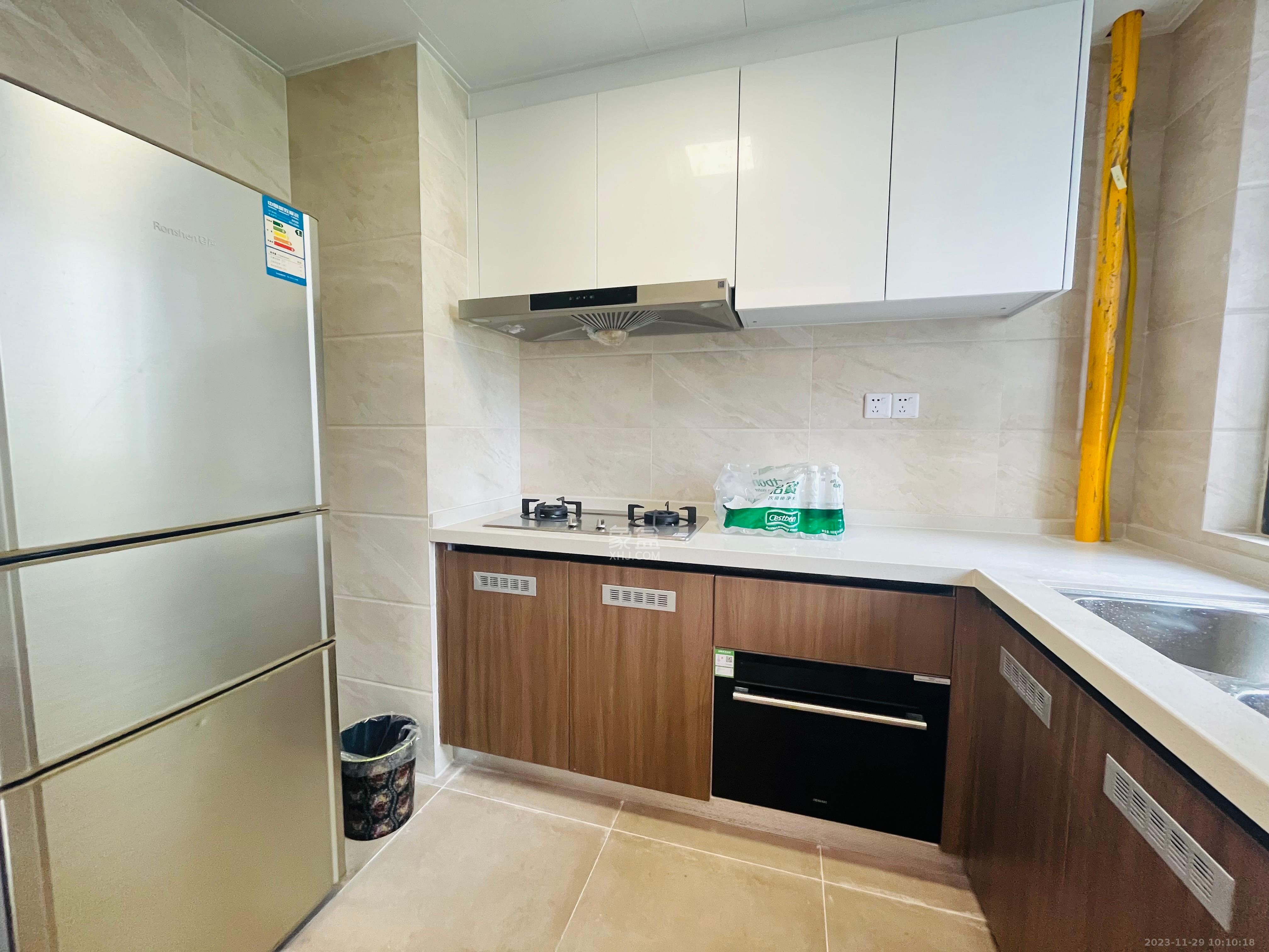 保利恒伟时光印象  4室2厅2卫    3300.0元/月室内图