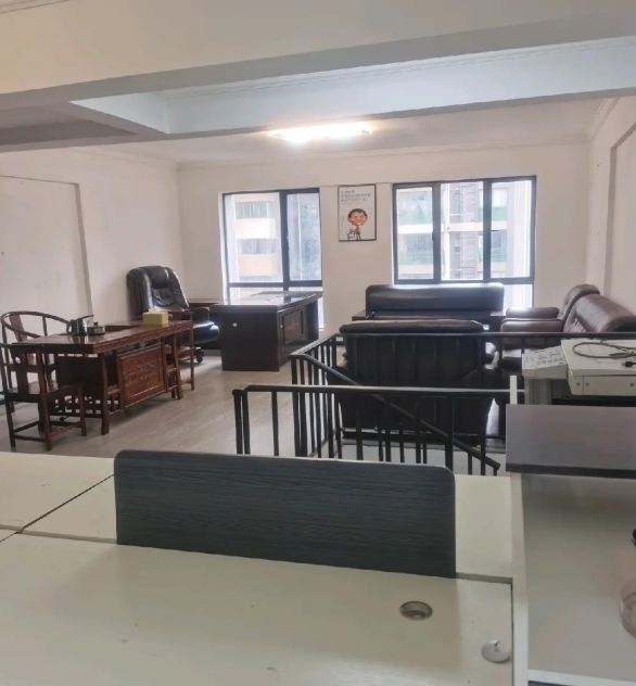 中天会展城SOHO公寓  4室2厅2卫   3200.00元/月室内图