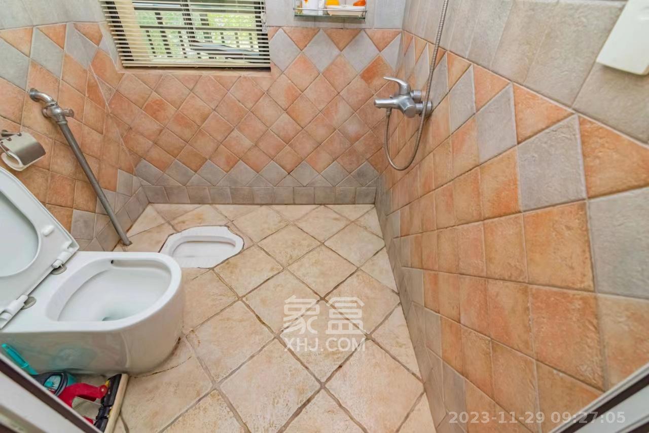 藏珑湖上国际花园  3室2厅2卫   7500.00元/月室内图1