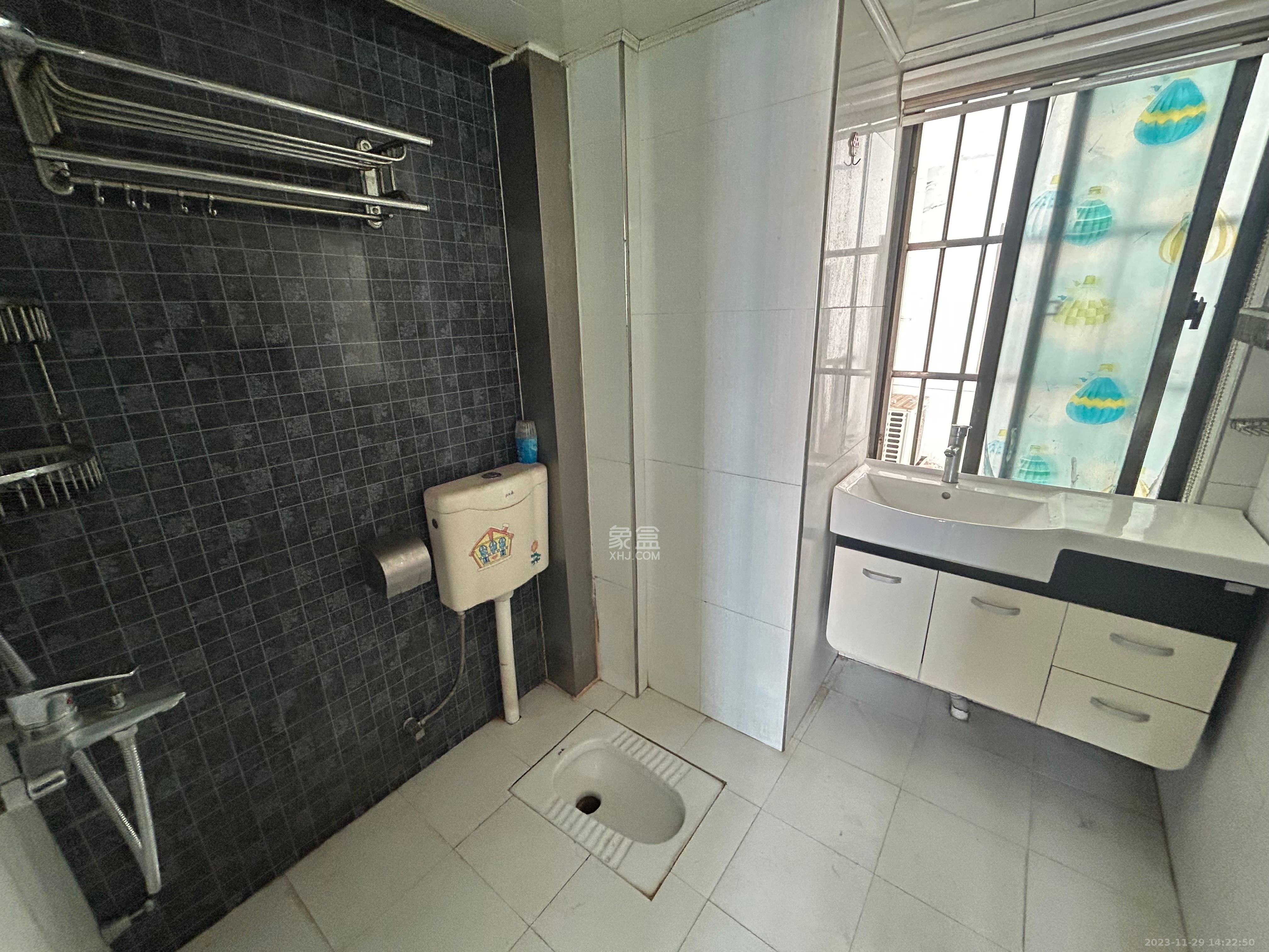 摩天一号  2室1厅1卫   2800.00元/月室内图