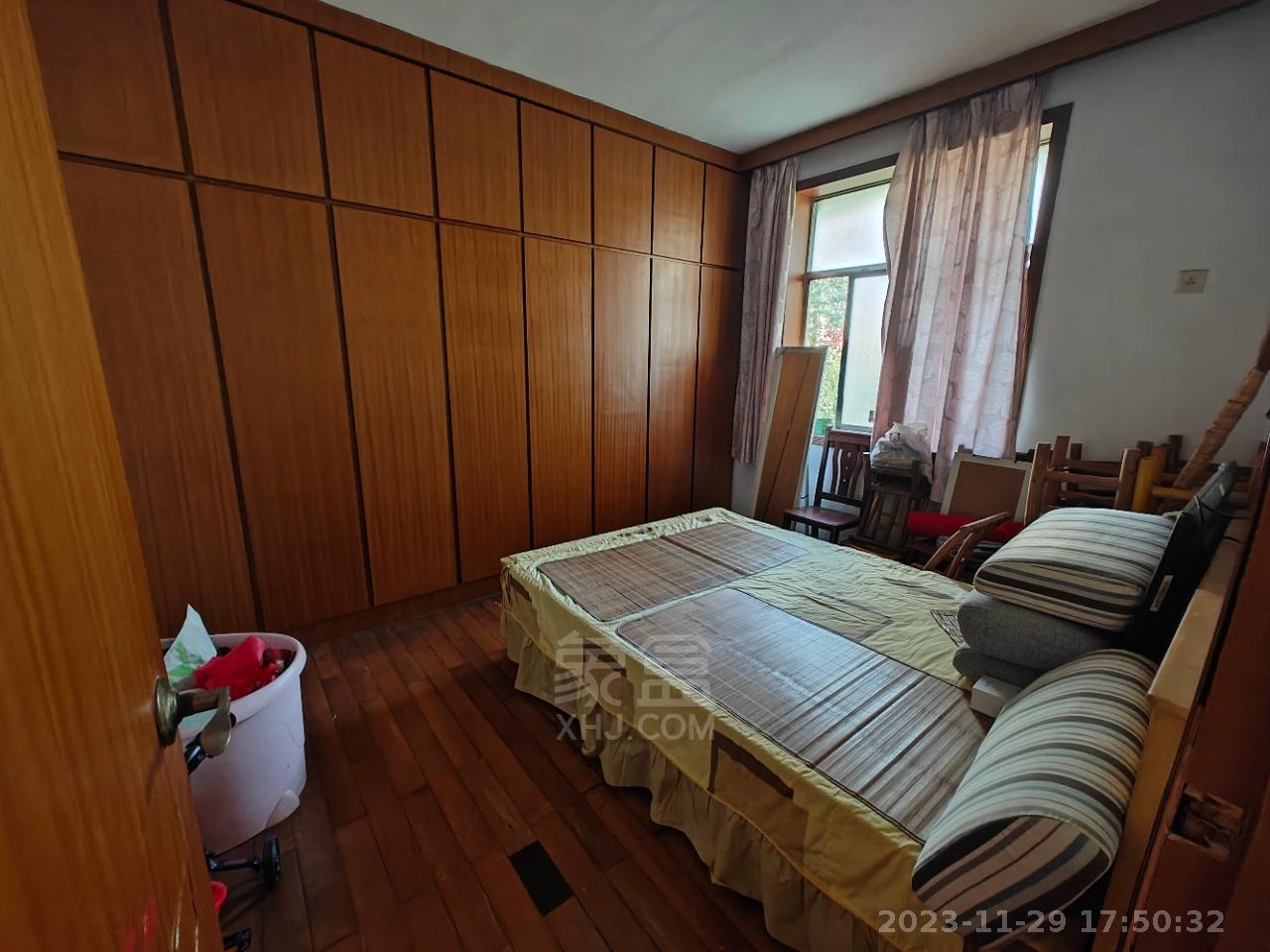 湘华社区(村)  3室2厅1卫   1300.00元/月室内图1