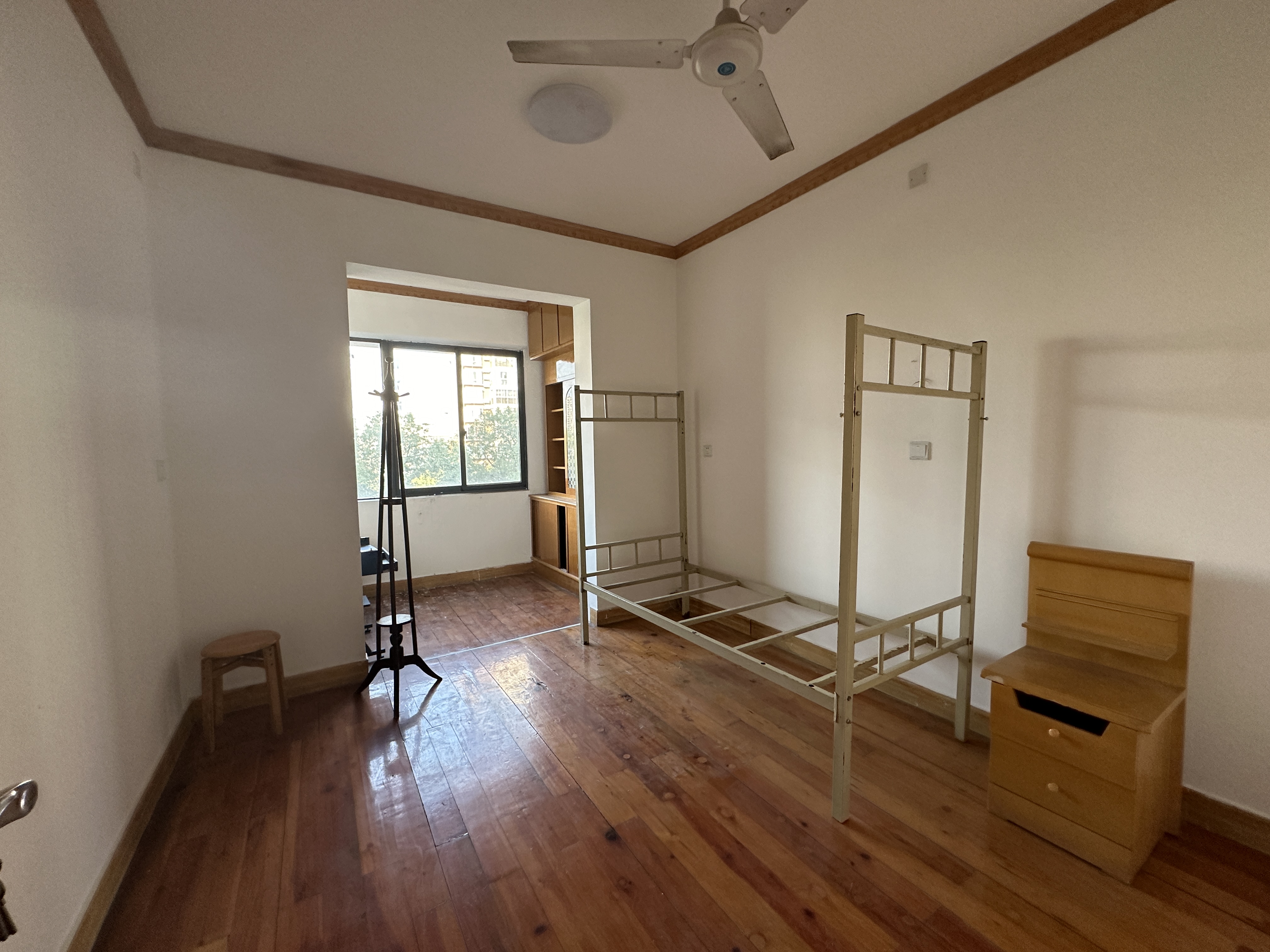 金泉小区  3室2厅2卫    55.8万室内图