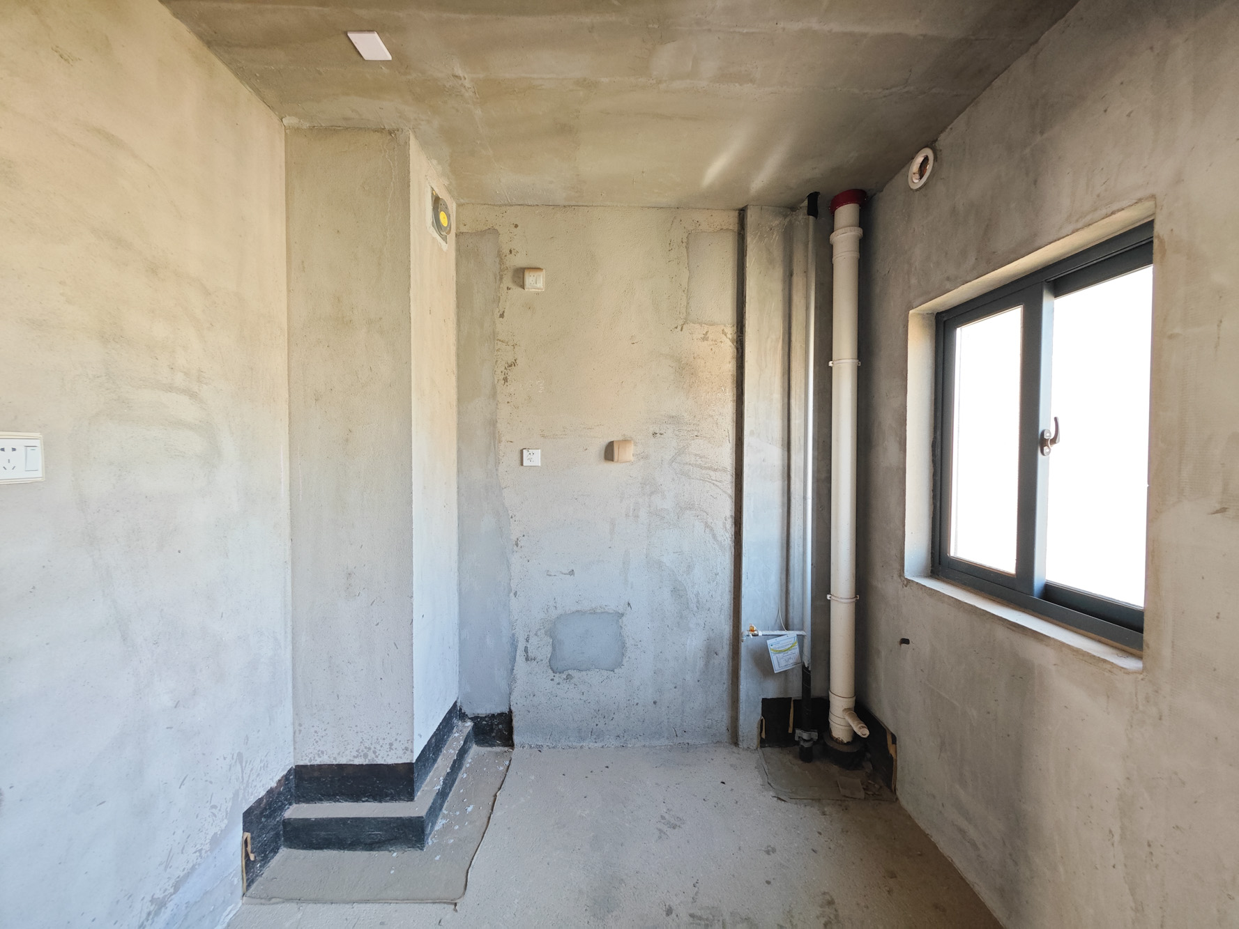 中建嘉和城  4室2厅2卫   110.00万厨房