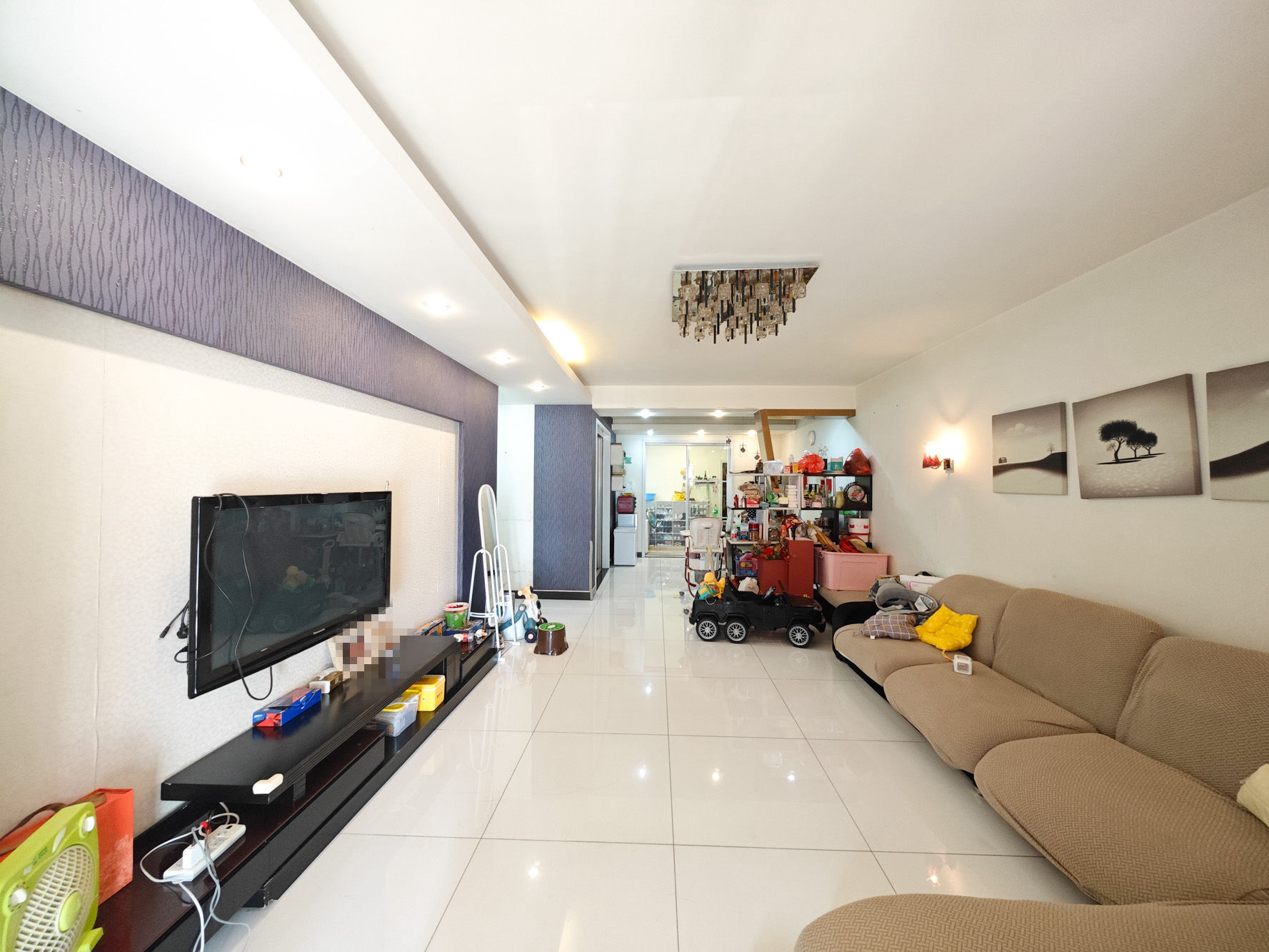 华盛世纪新城  3室2厅1卫    105.0万客厅