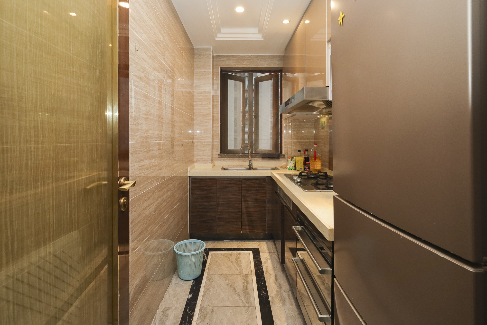 恒大御景天下城一期  3室2厅1卫    105.0万 恒大御景天下城一期  3室2厅1卫    105.0万厨房