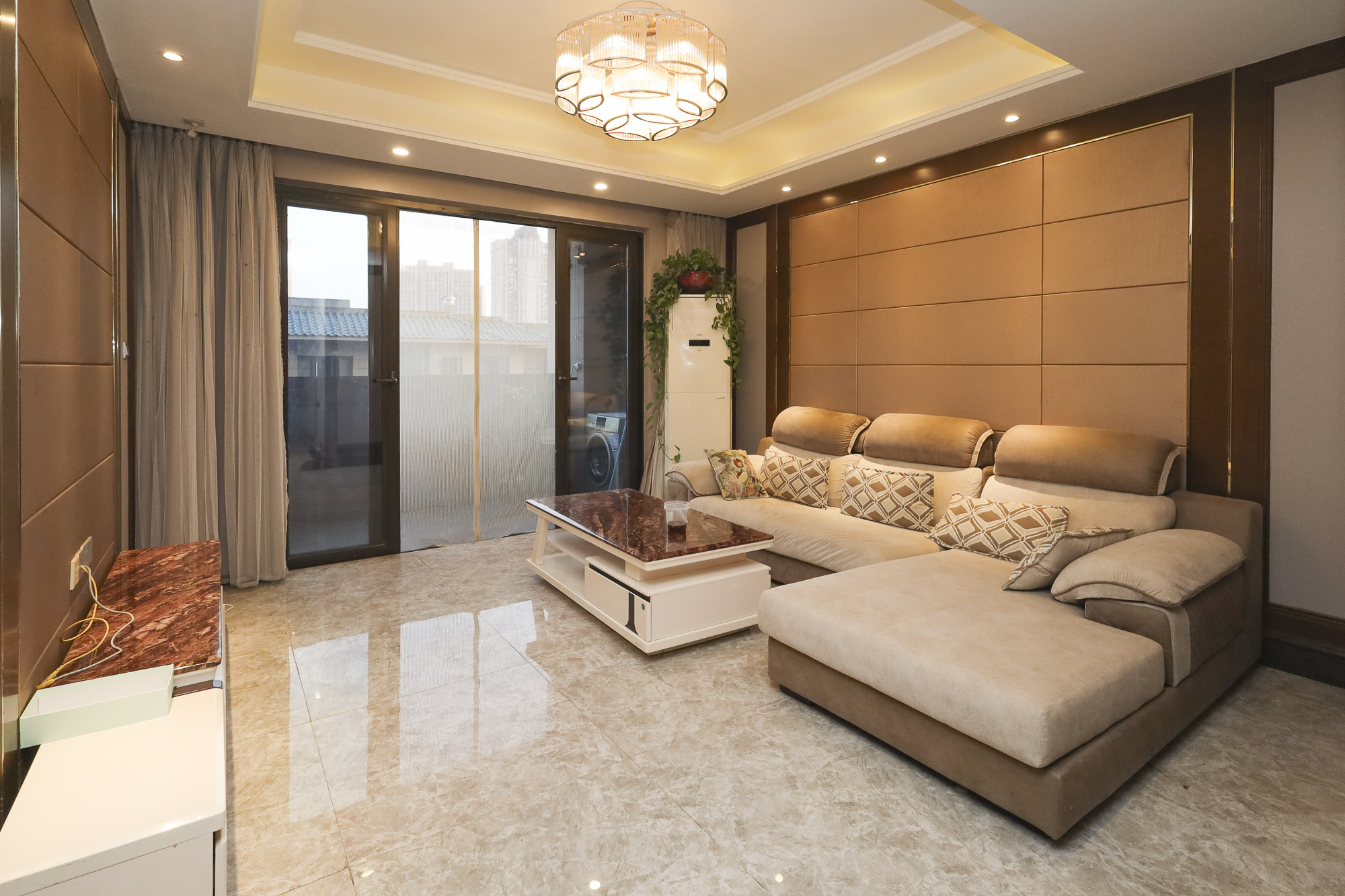 恒大御景天下城一期  3室2厅1卫    105.0万 恒大御景天下城一期  3室2厅1卫    105.0万客厅