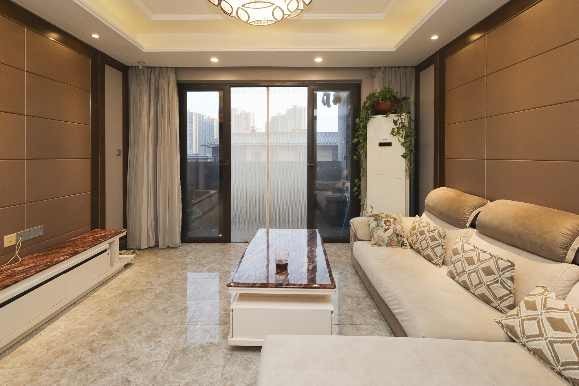 恒大御景天下城一期  3室2厅1卫    105.0万 恒大御景天下城一期  3室2厅1卫    105.0万客厅