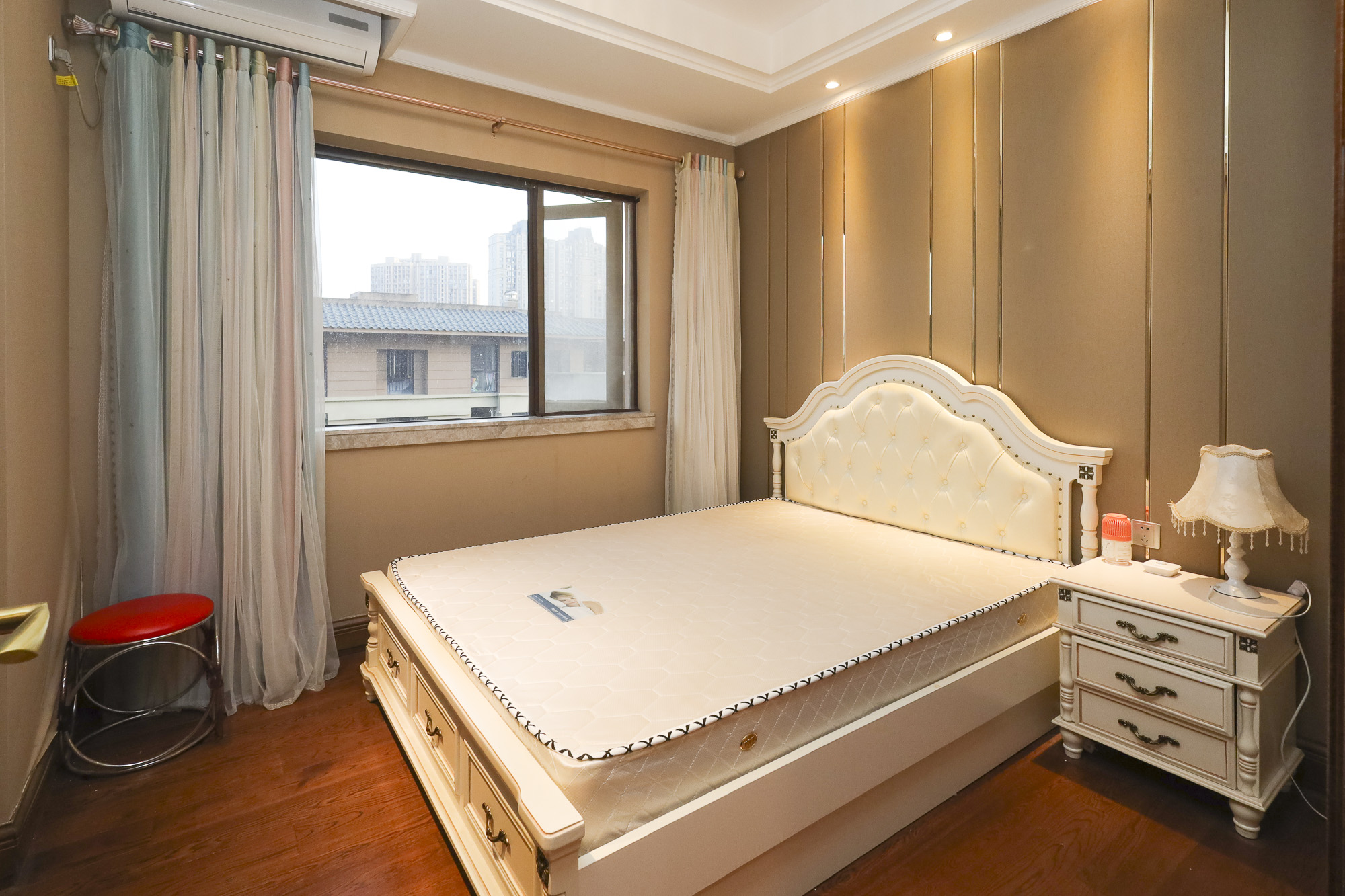 恒大御景天下城一期  3室2厅1卫    105.0万 恒大御景天下城一期  3室2厅1卫    105.0万卧室