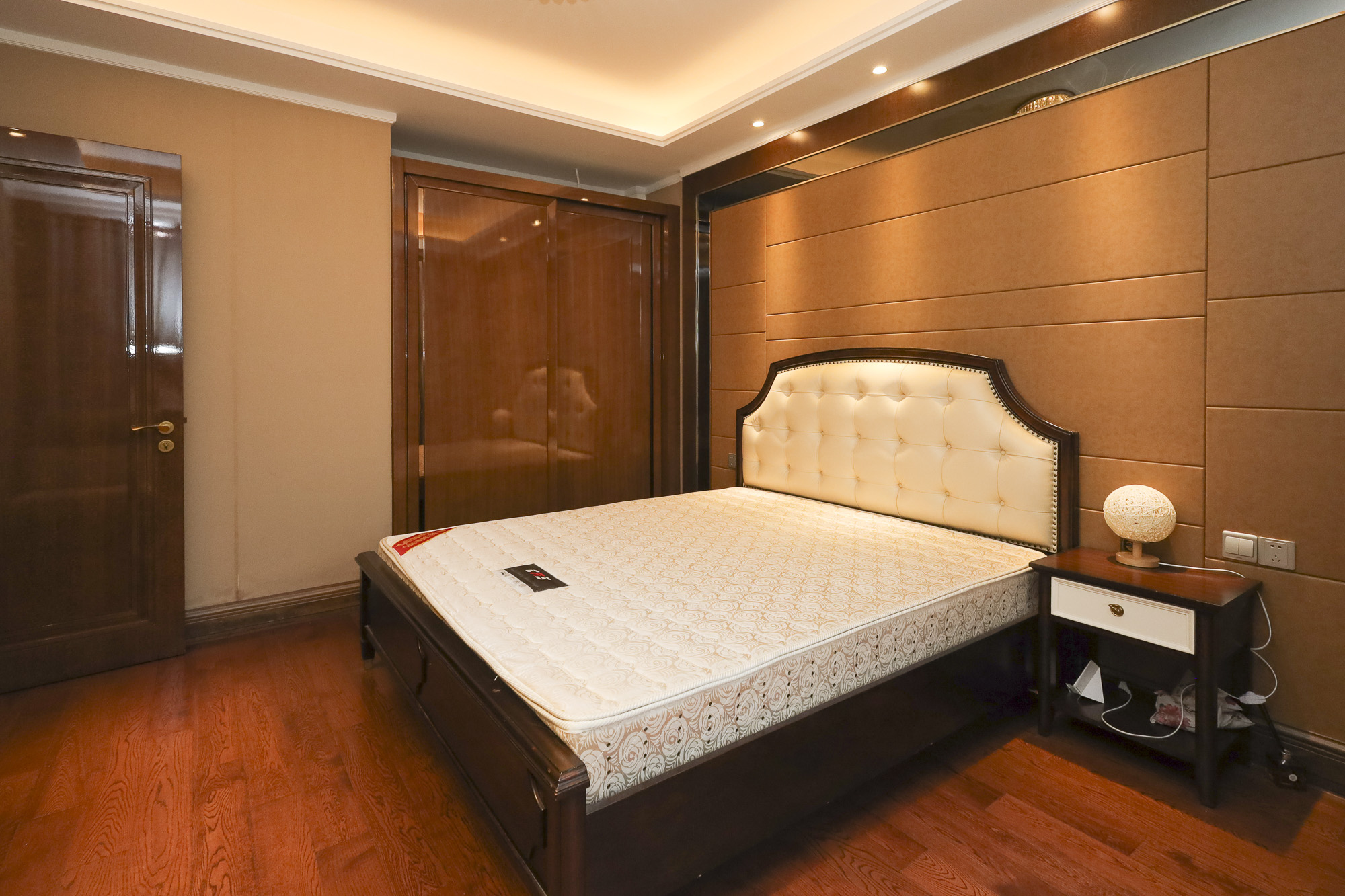 恒大御景天下城一期  3室2厅1卫    105.0万 恒大御景天下城一期  3室2厅1卫    105.0万卧室