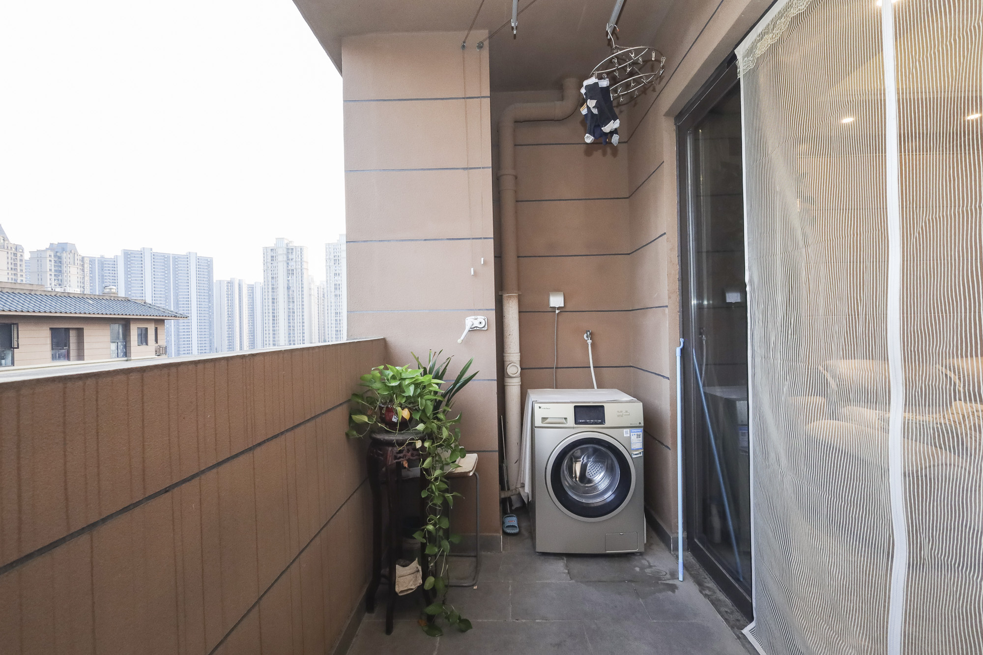 恒大御景天下城一期  3室2厅1卫    105.0万 恒大御景天下城一期  3室2厅1卫    105.0万阳台