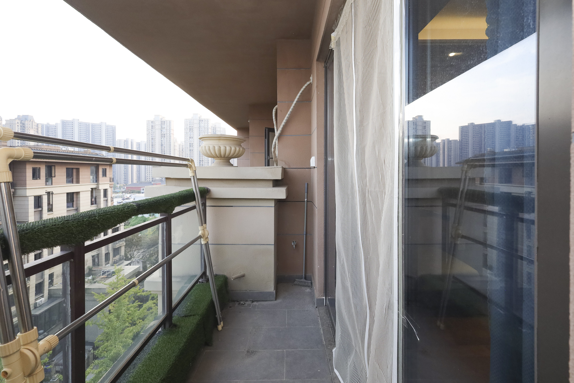 恒大御景天下城一期  3室2厅1卫    105.0万 恒大御景天下城一期  3室2厅1卫    105.0万阳台