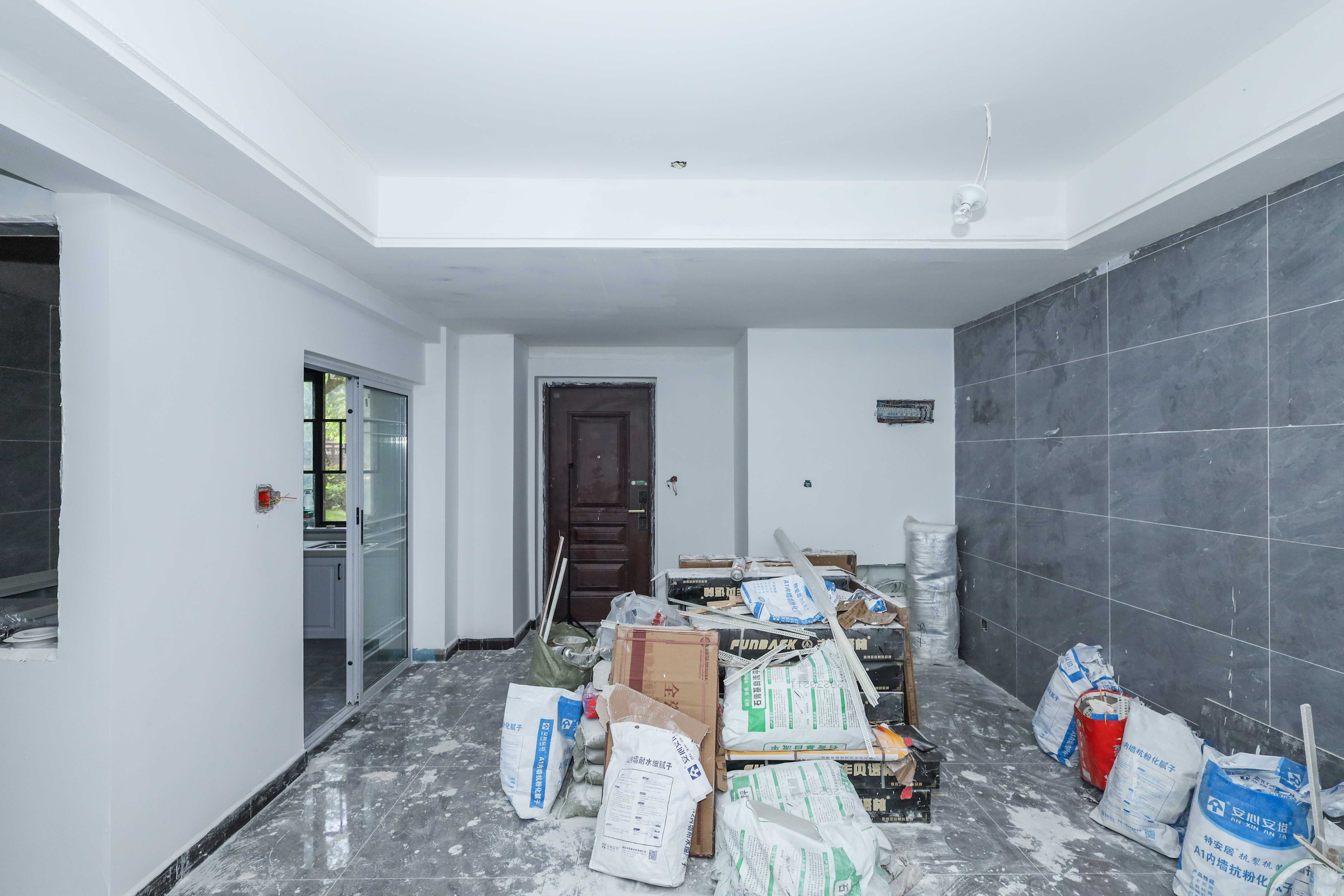 建发央著  4室2厅2卫   226.80万其他