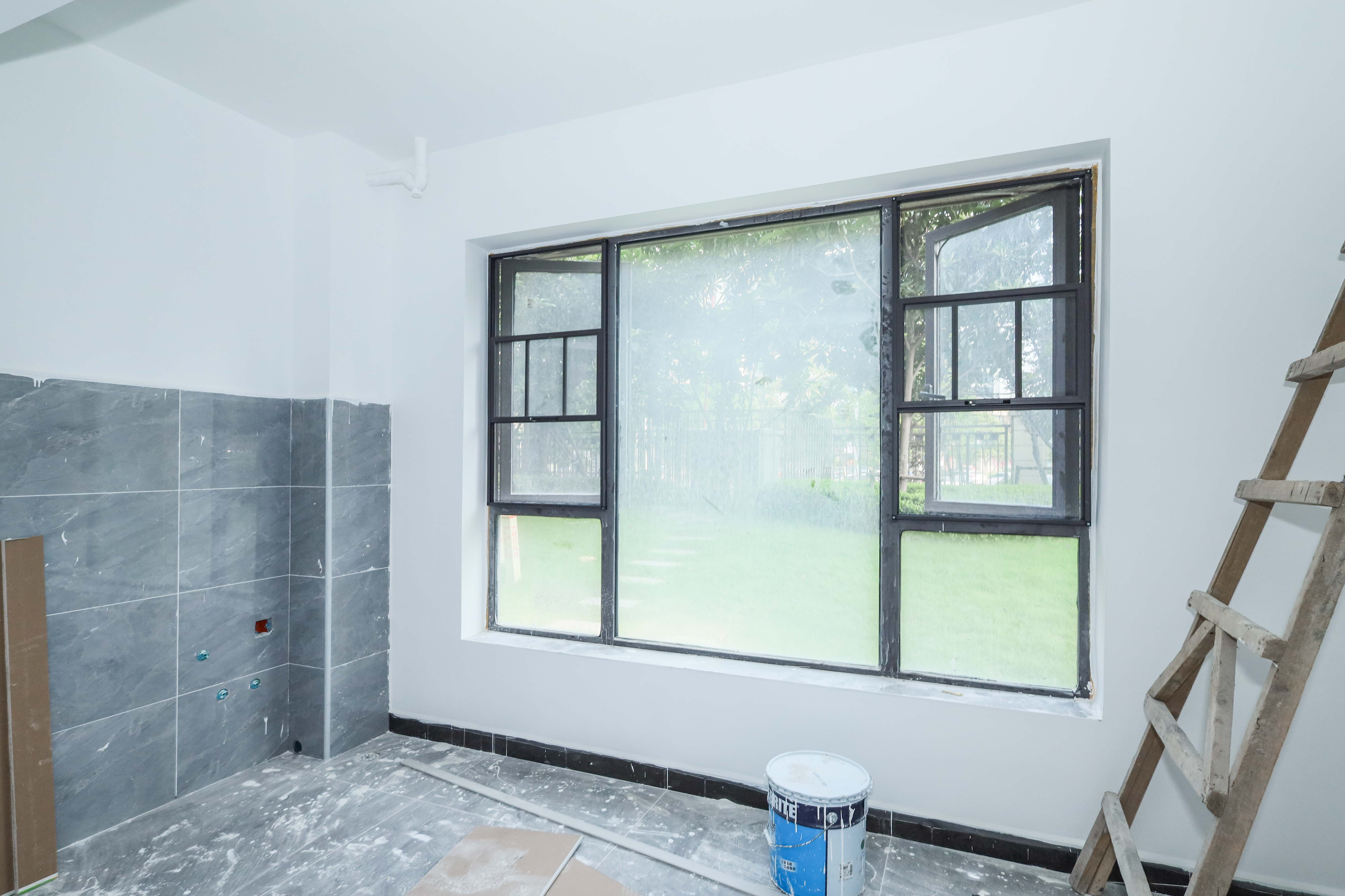 建发央著  4室2厅2卫   226.80万阳台