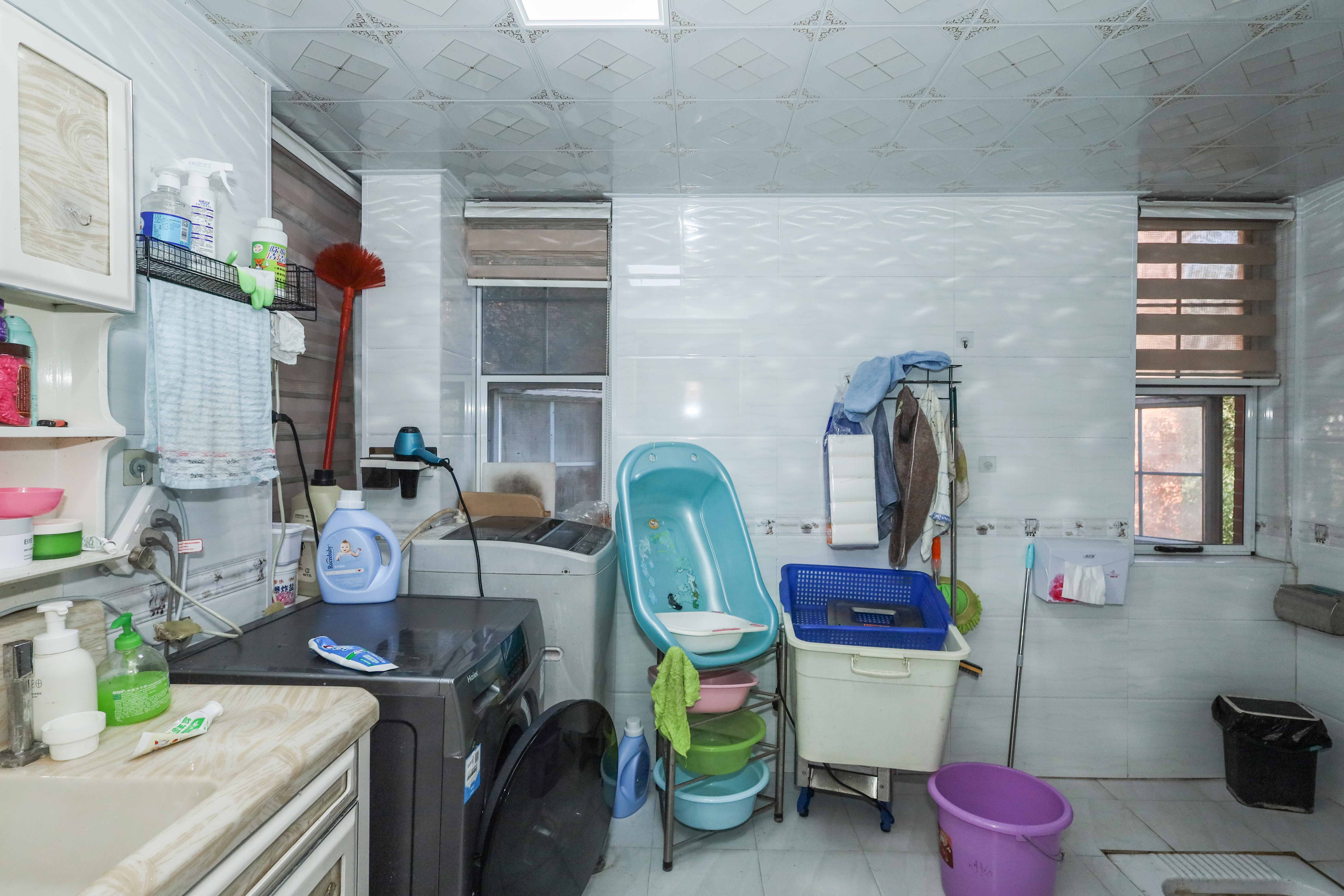 山水英伦 4室2厅3卫 190.0万 山水英伦 4室2厅3卫 190.0万卫生间