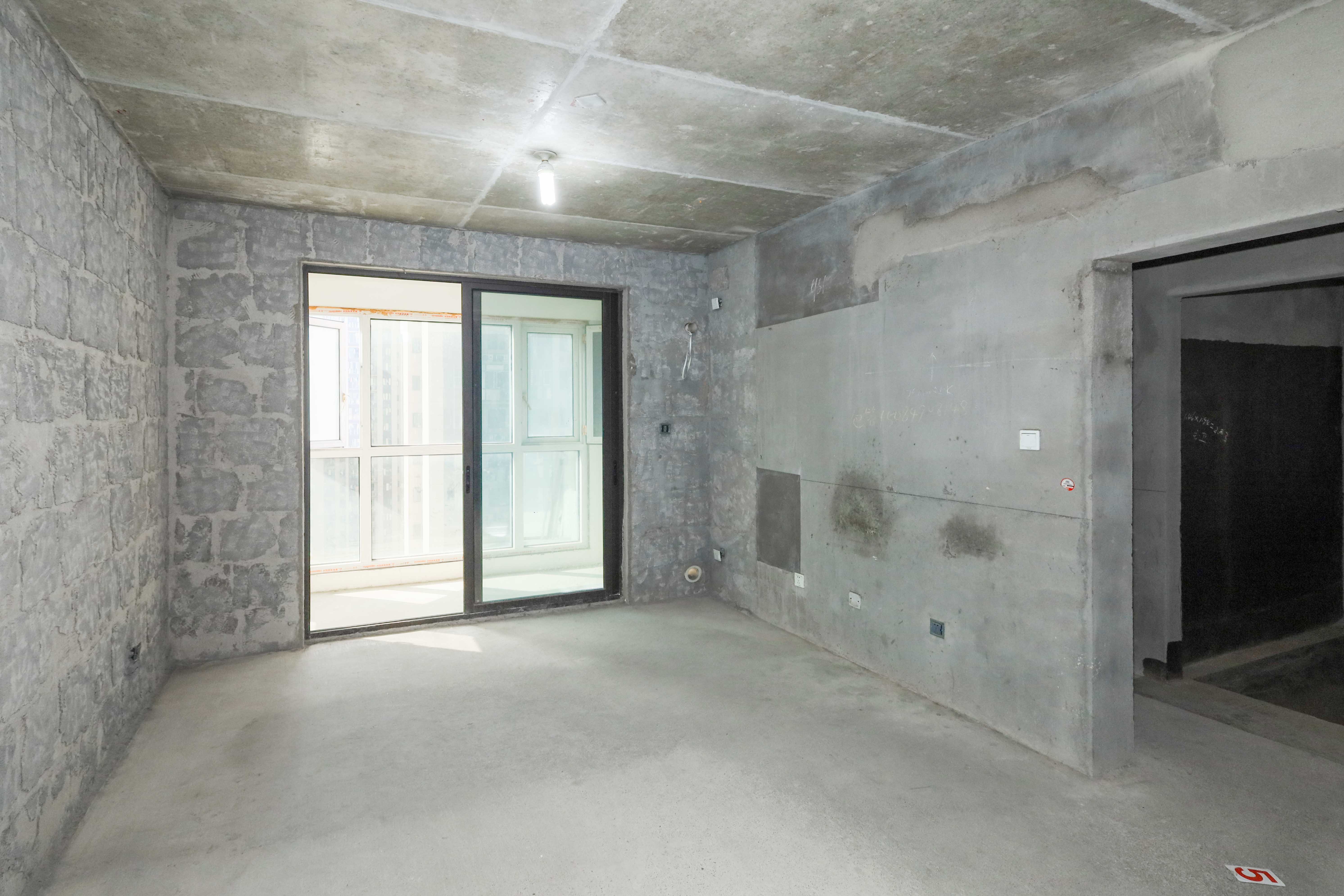 中国铁建梅溪青秀二期  3室2厅2卫   152.00万客厅