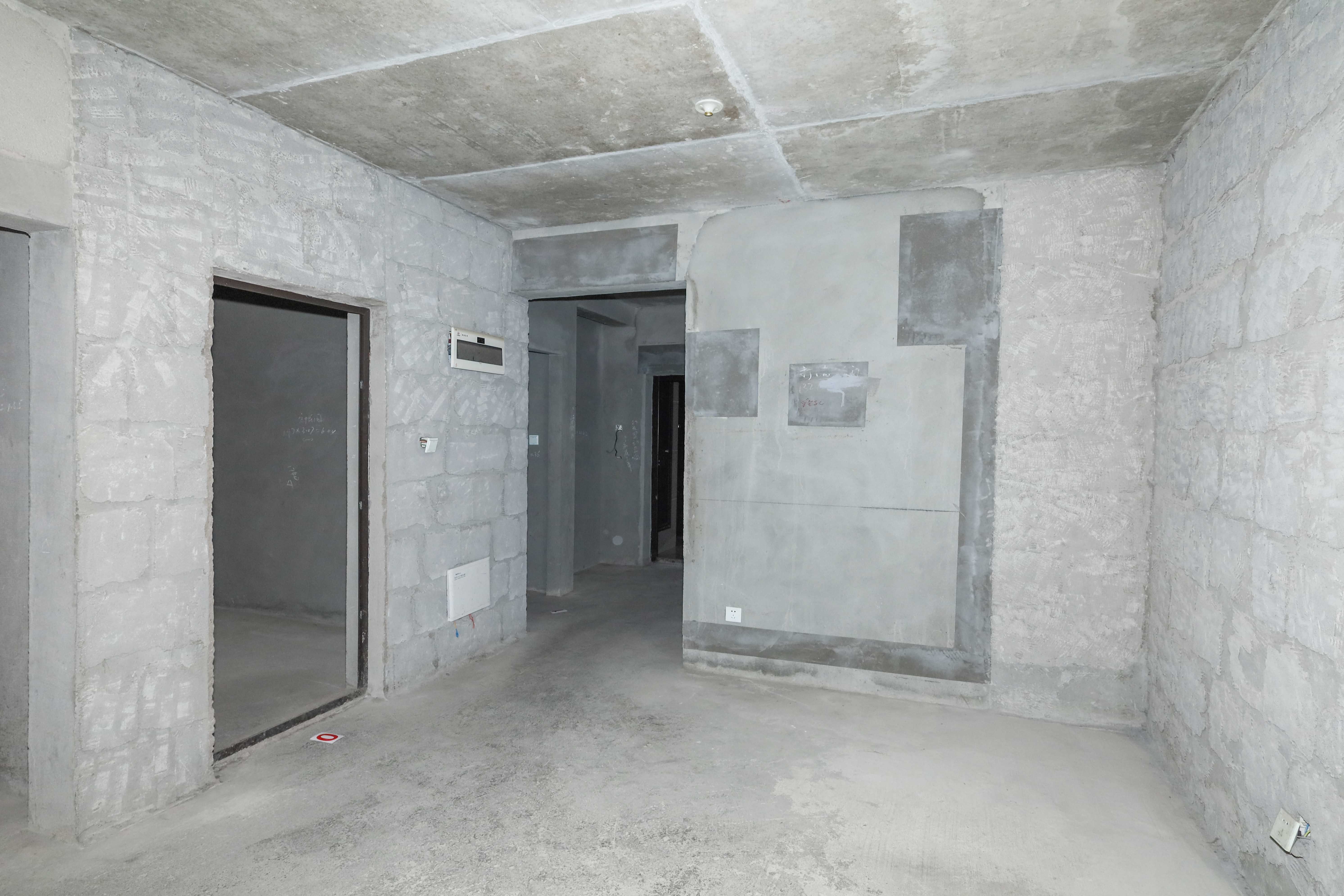 中国铁建梅溪青秀二期  3室2厅2卫   152.00万客厅
